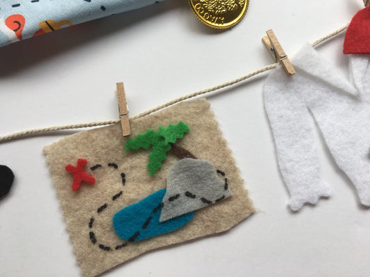Pirate Miniature Felt Clothesline Garland Decoration Pirate Clothes Banner Bunting Pirate Party Decoration Party Supplies Pirate Map Parrot