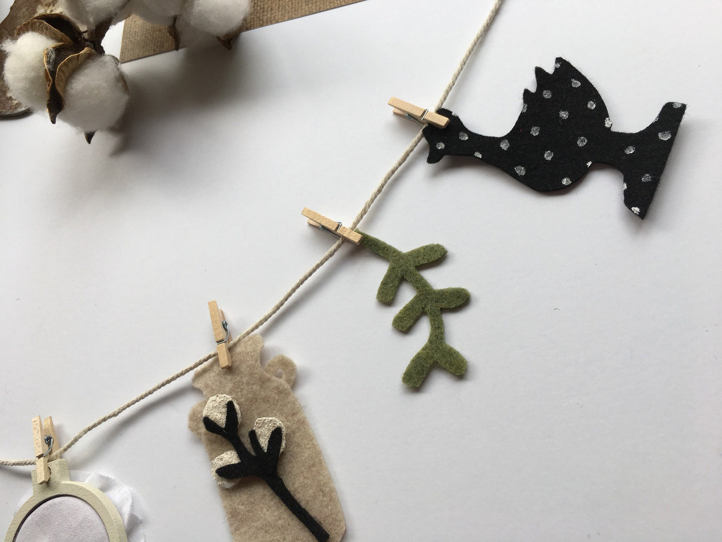Farmhouse Miniature Felt Clothesline Garland Banner Bunting Decoration