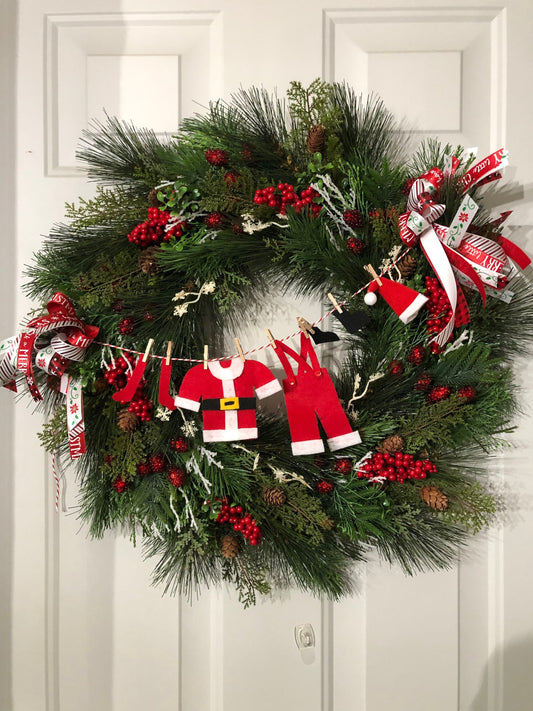 Christmas Wreath with Santa Clothesline Banner