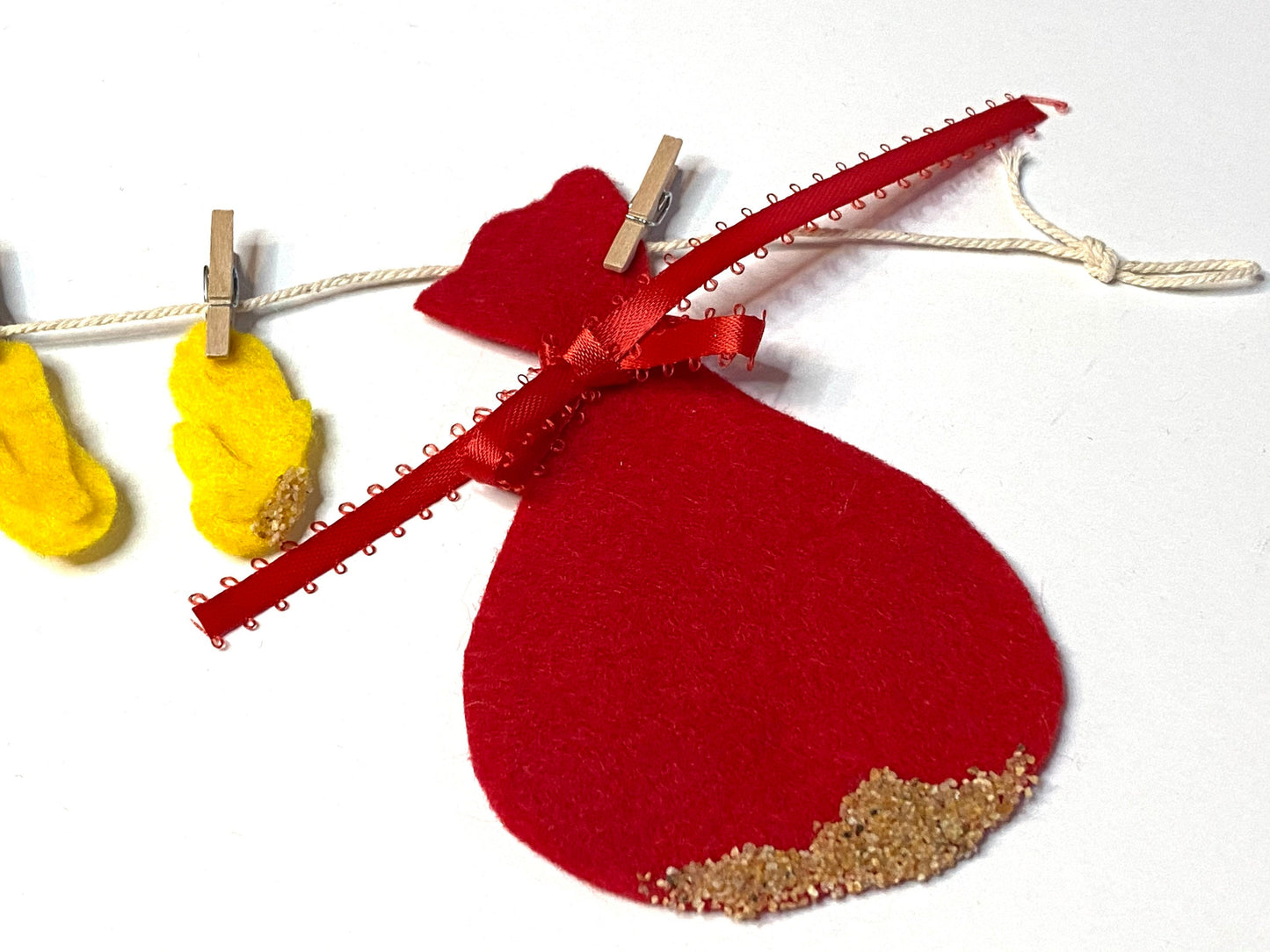 Beach Santa Miniature Felt Clothesline Banner Garland Bunting Wall Hanging and Fireplace Mantel Decoration