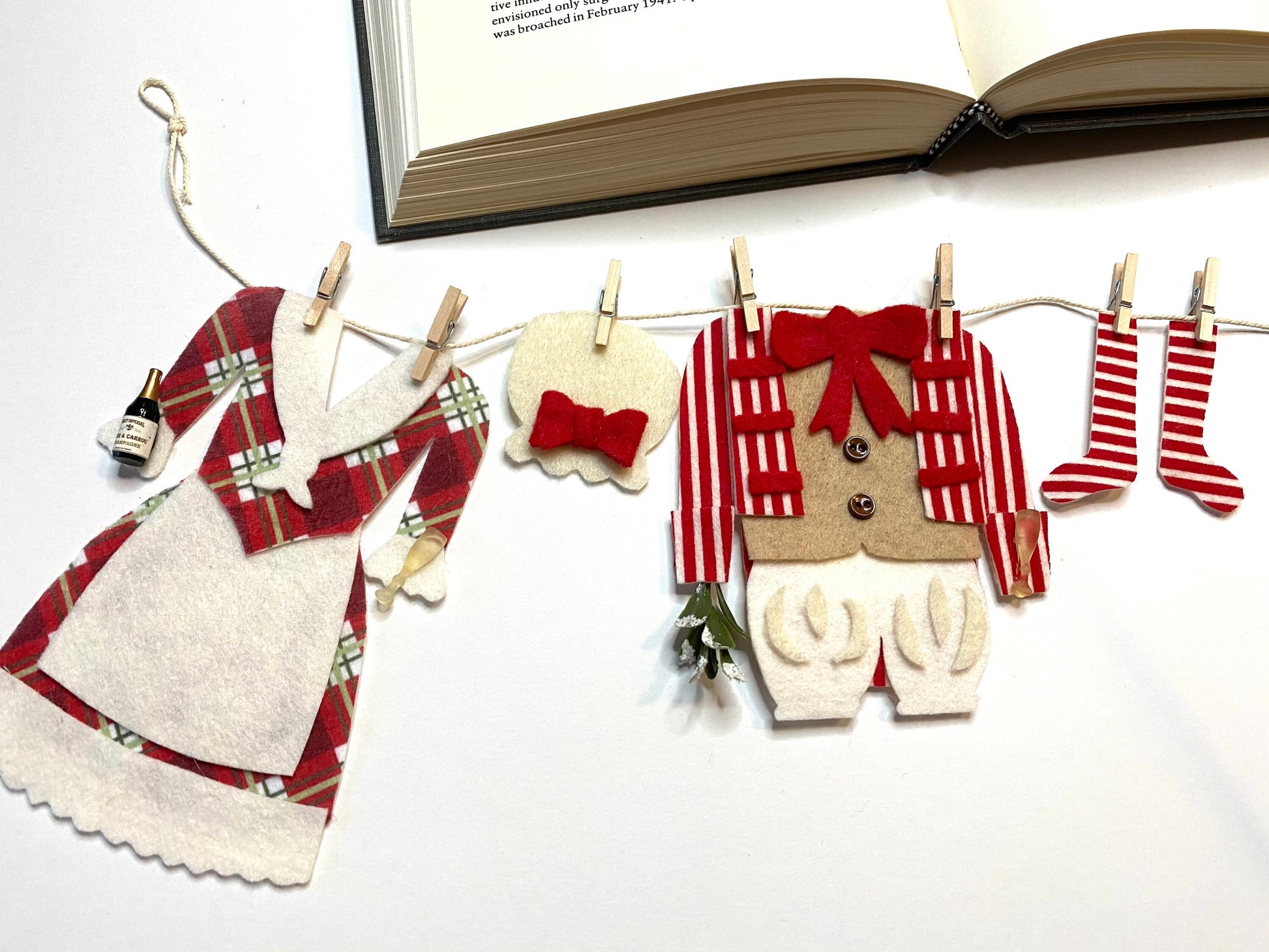 The Christmas Carol Miniature Felt Clothesline Banner Garland Bunting Wall Hanging Decoration