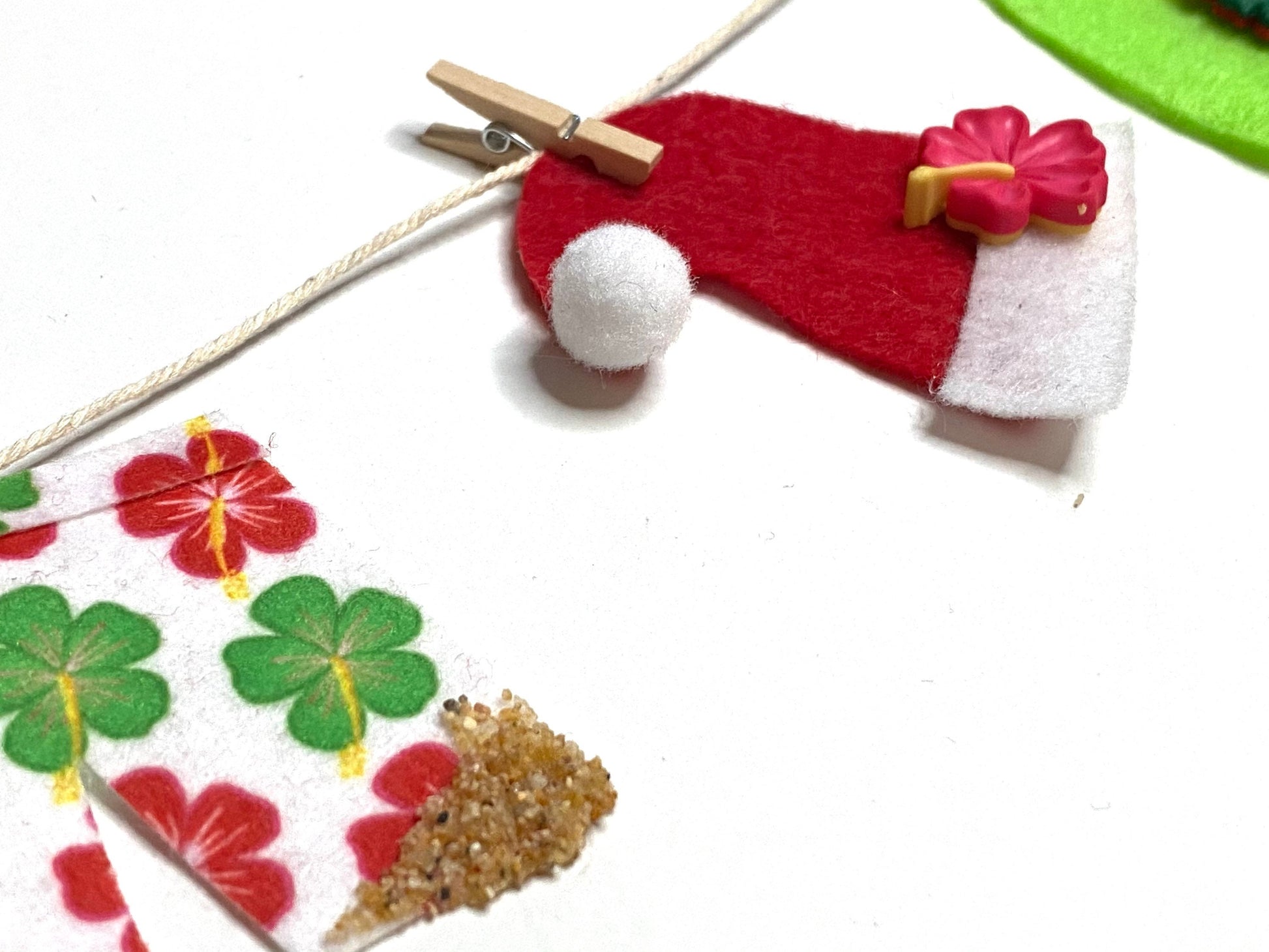 Beach Santa Miniature Felt Clothesline Banner Garland Bunting Wall Hanging and Fireplace Mantel Decoration