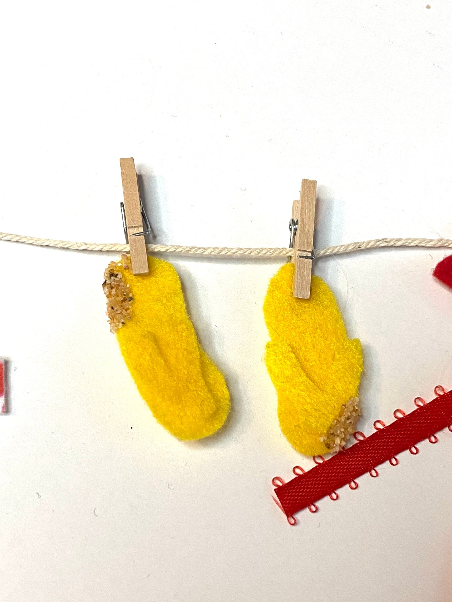 Beach Santa Miniature Felt Clothesline Banner Garland Bunting Wall Hanging and Fireplace Mantel Decoration
