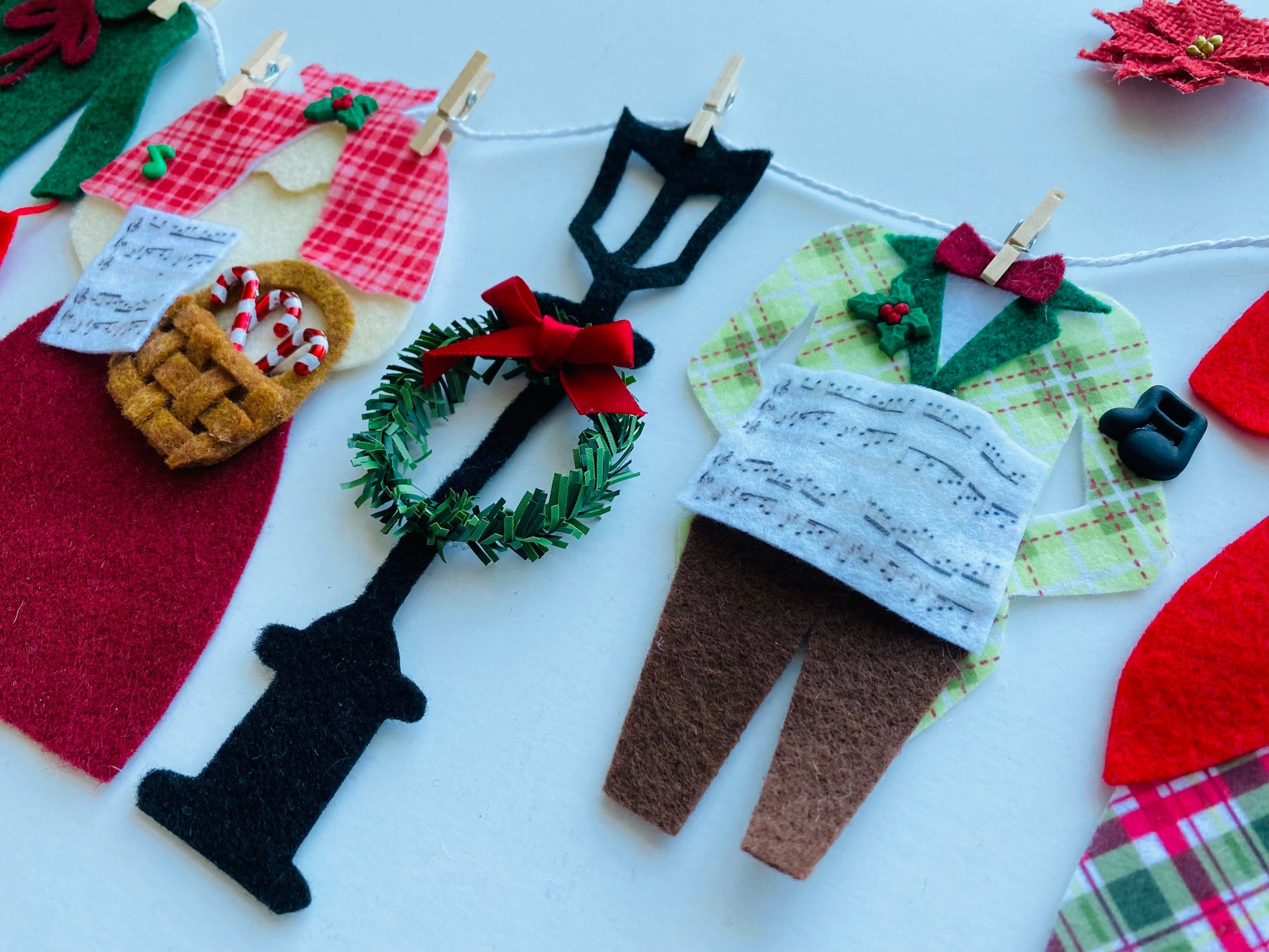 Old Fashioned Christmas Carolers Clothesline Banner 1890s Garland Bunting Wall Hanging Decoration