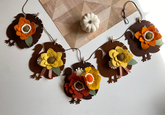 Turkey Banner Thanksgiving Garland with Fall Felt Flowers Decoration Autumn Wall Hanging for November
