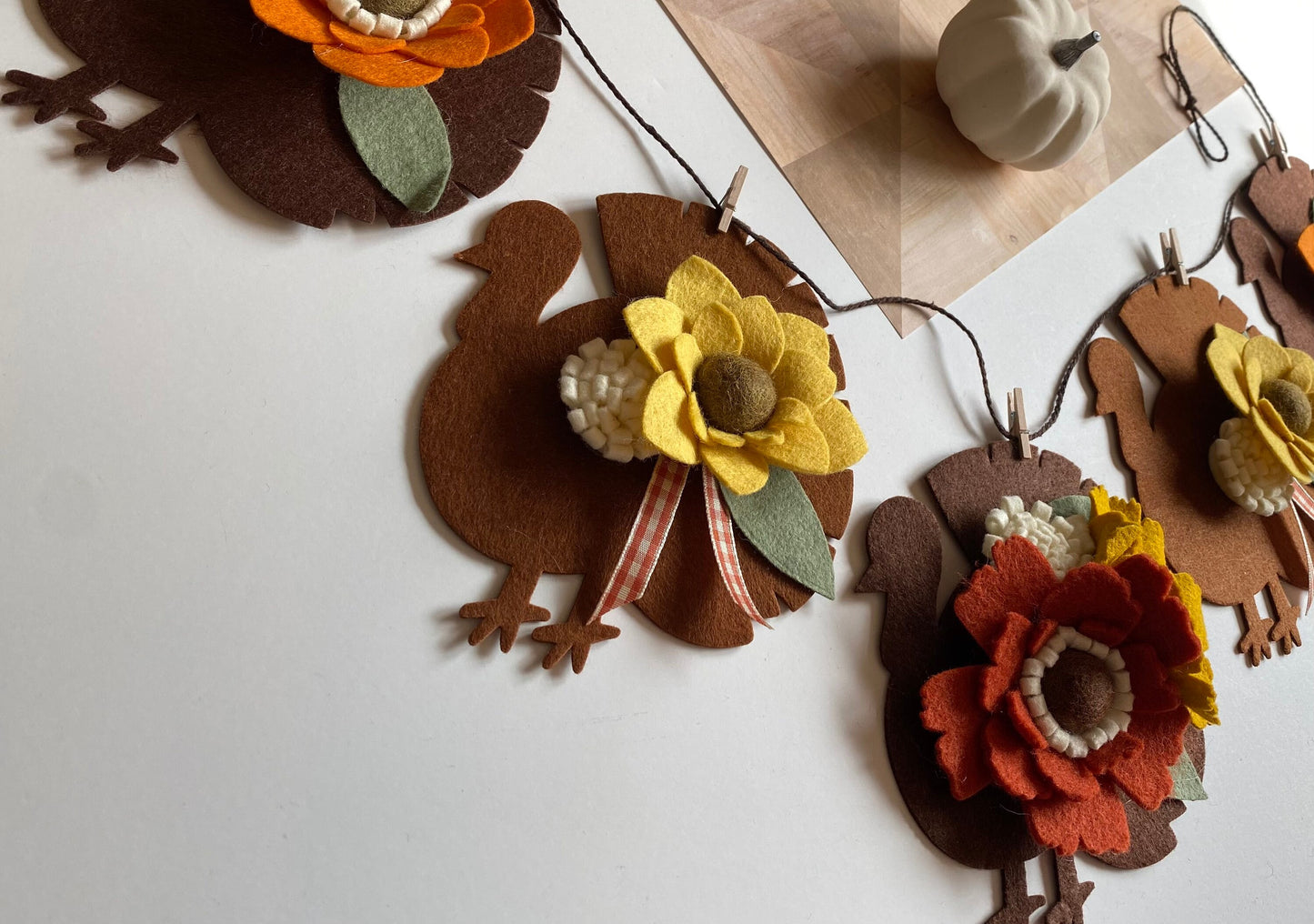 Turkey Banner Thanksgiving Garland with Fall Felt Flowers Decoration Autumn Wall Hanging for November