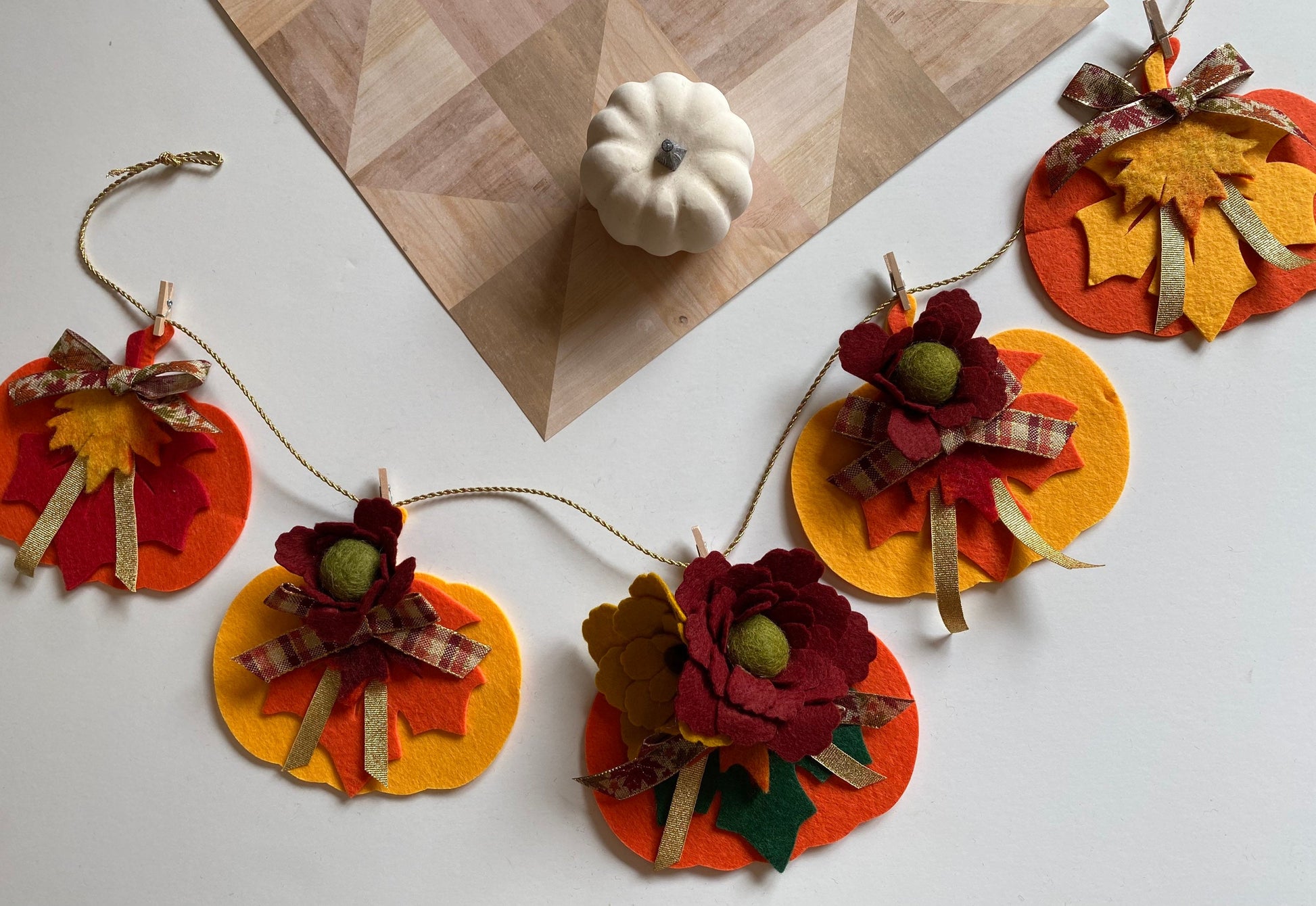 Fall Leaf and Pumpkin Banner Felt Garland Autumn Bunting Felt Flower Wall Hanging Seasonal Decoration
