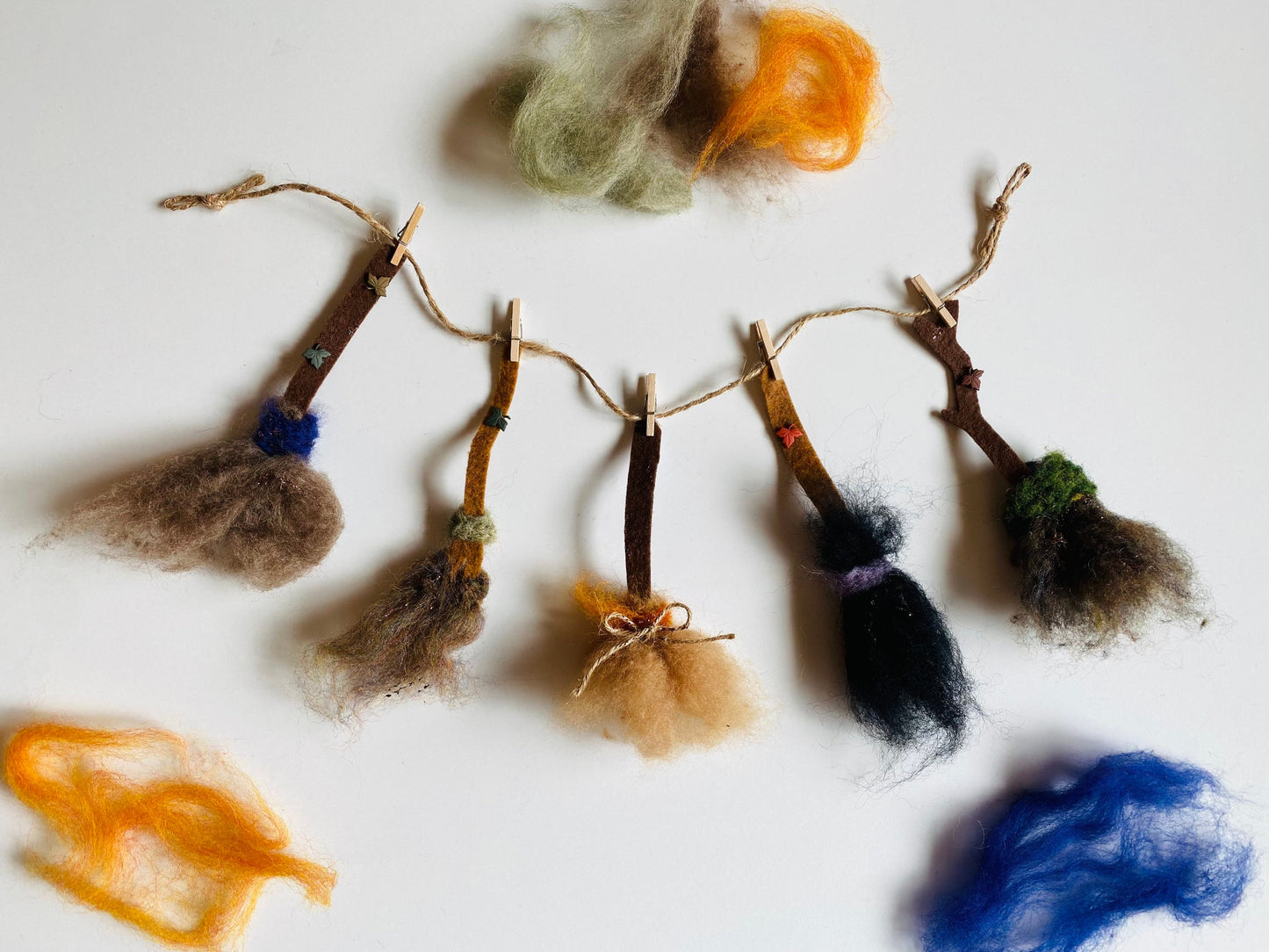 Felted Witch’s Brooms Miniature Clothesline Banner Garland Bunting Wall Hanging Decoration for Halloween