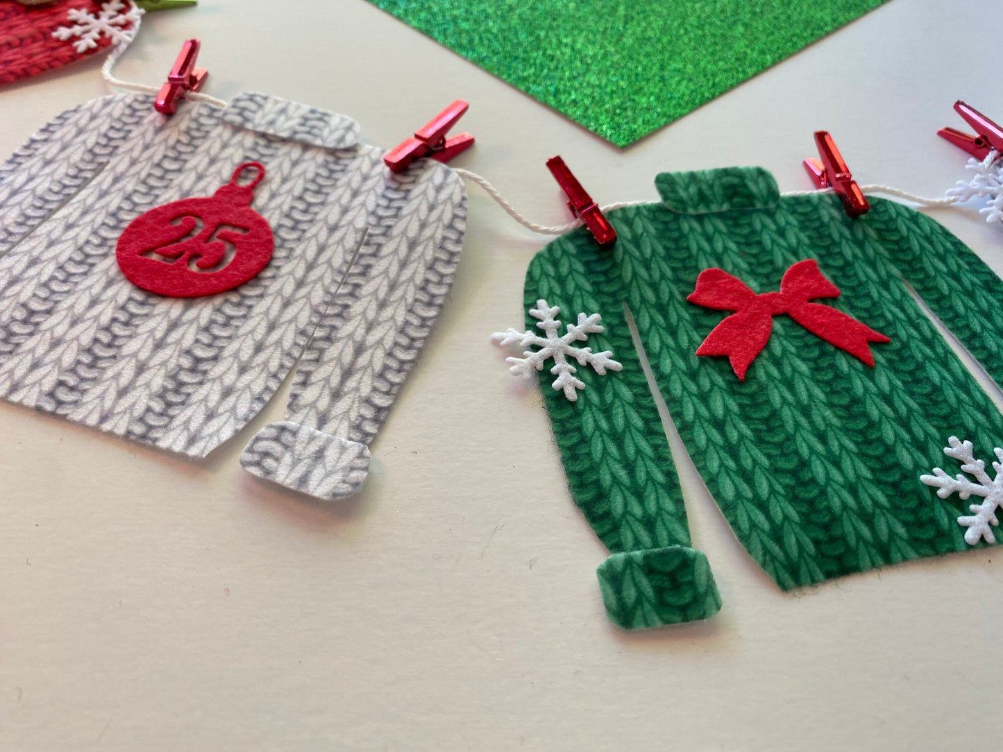 Miniature Felt Christmas Sweater Clothesline Banner Faux Knit Shirts Garland Holiday Bunting Wall Hanging Decoration for December
