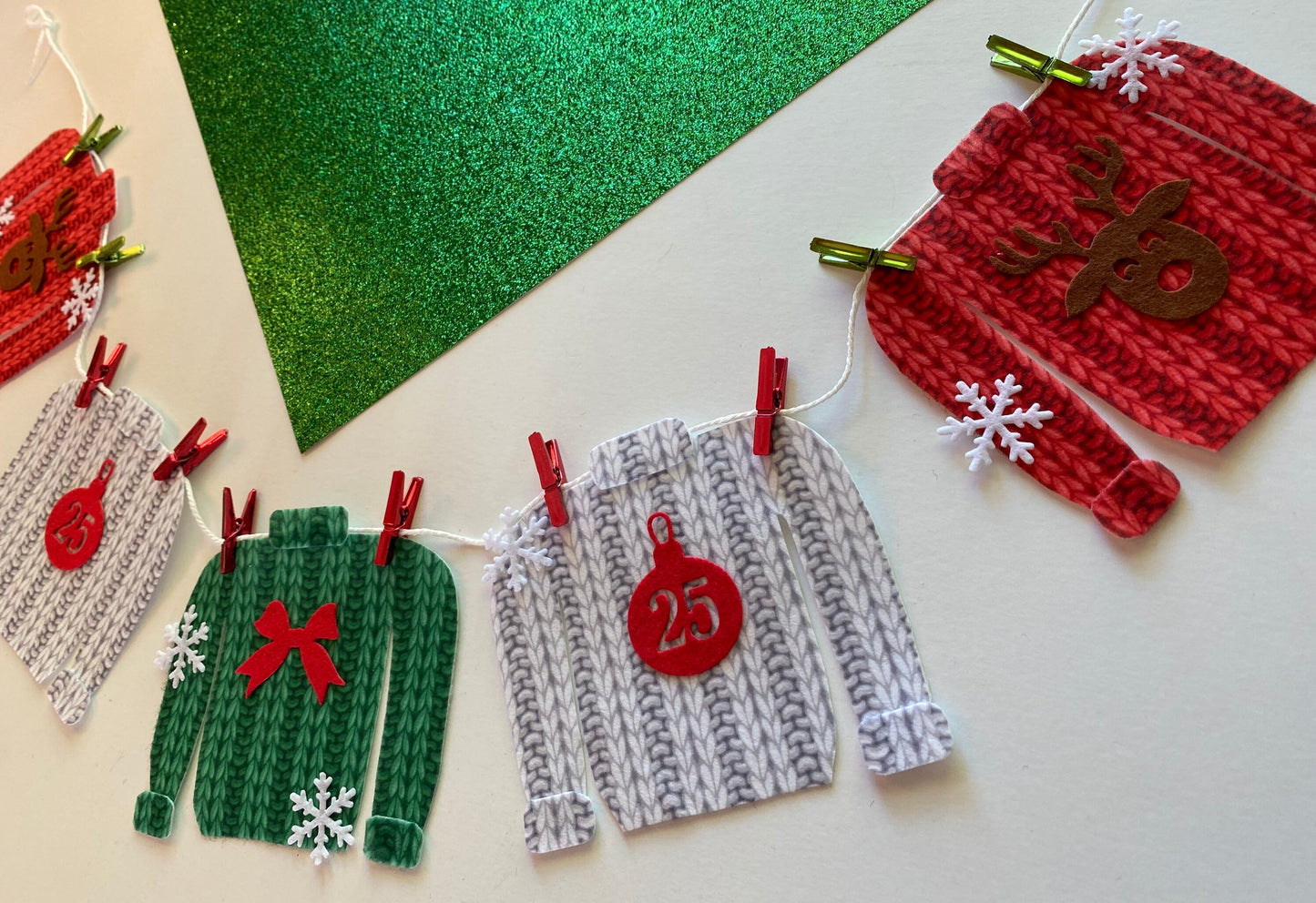 Miniature Felt Christmas Sweater Clothesline Banner Faux Knit Shirts Garland Holiday Bunting Wall Hanging Decoration for December