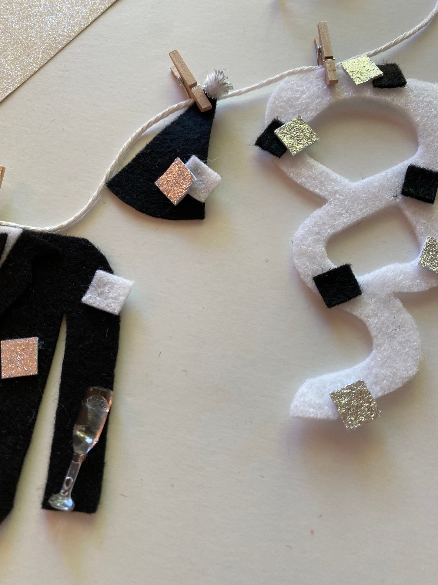 Happy New Year Miniature Felt Clothesline Banner Garland Bunting Wall Hanging Decoration for New Years Eve Party