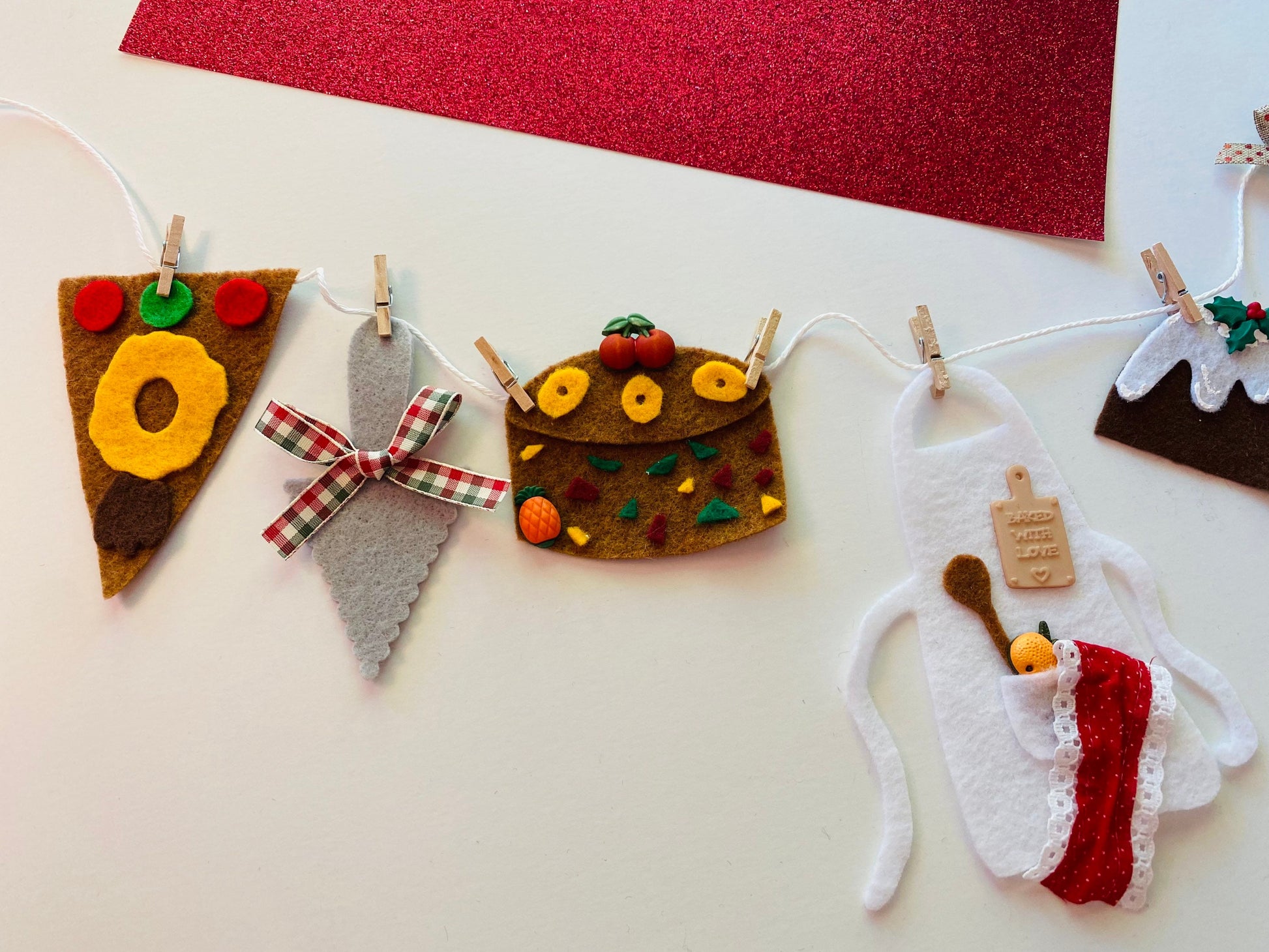 Miniature Felt Fruitcake and Christmas Pudding Baking Clothesline Banner Garland Bunting Wall Hanging Decoration for December