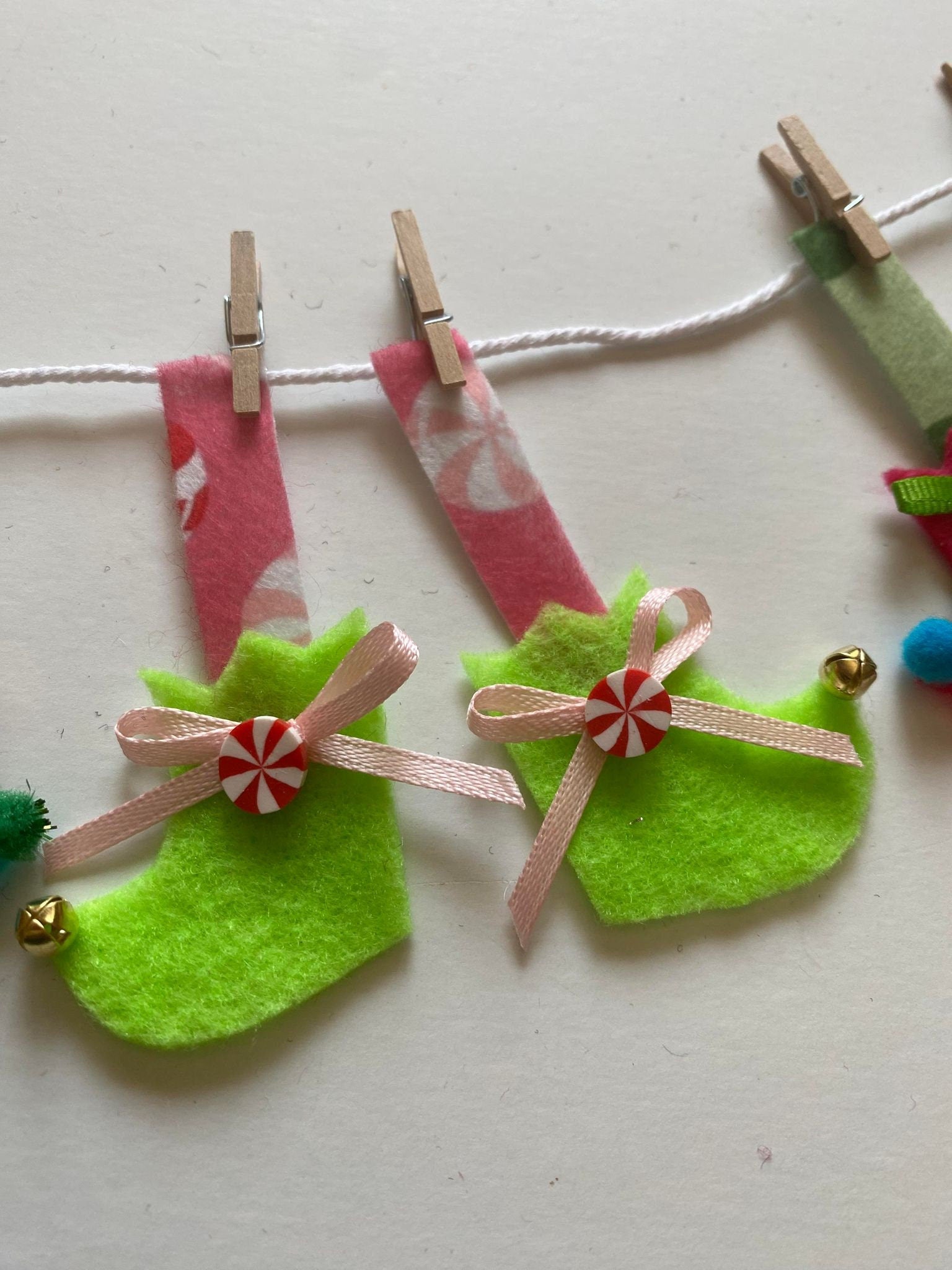 Elf Stockings Banner, Miniature Felt Elf Legs and Feet Garland, Shoes Bunting Tiered Tray Decor, Wall Hanging Decoration for Christmas