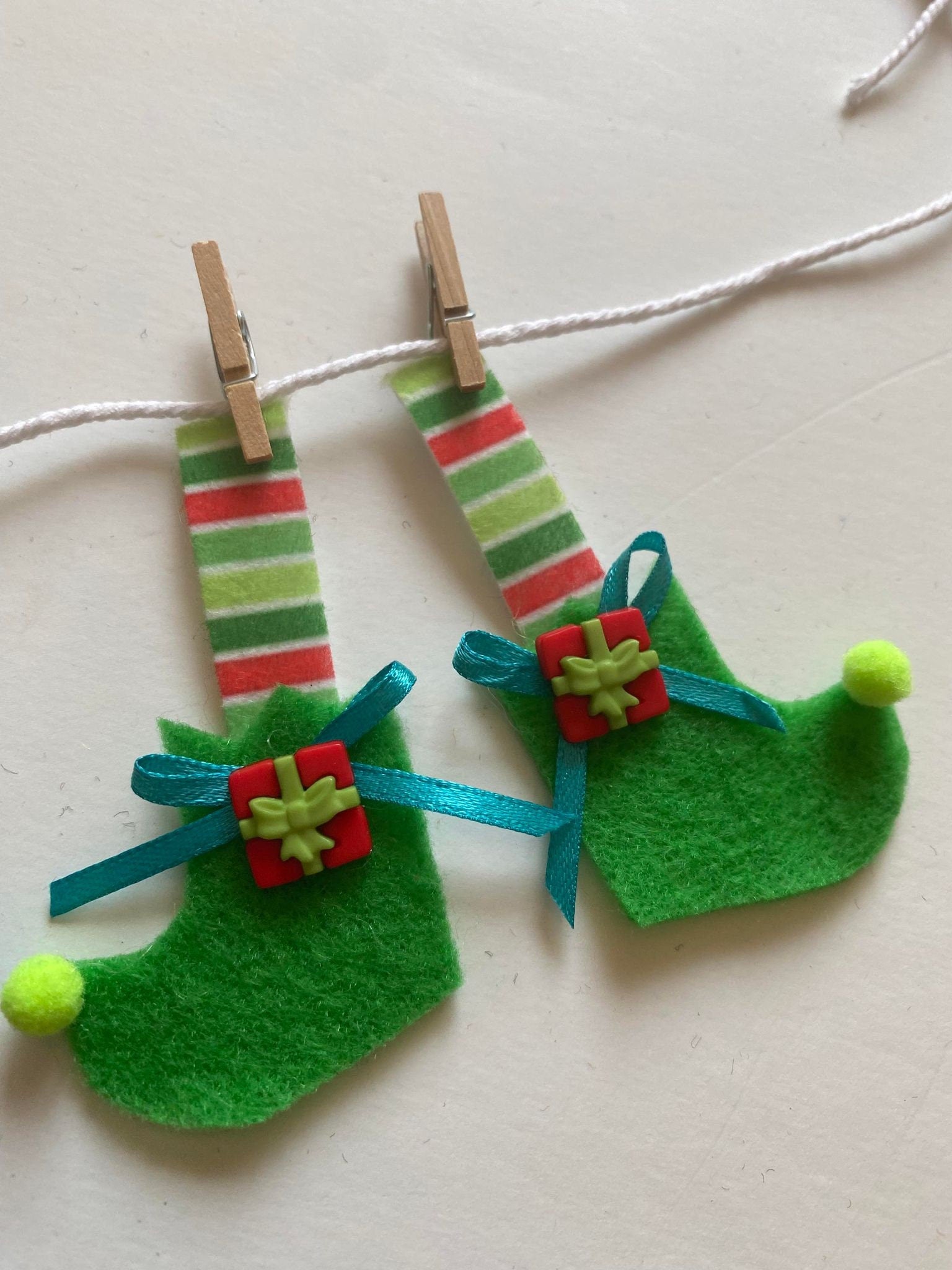 Elf Stockings Banner, Miniature Felt Elf Legs and Feet Garland, Shoes Bunting Tiered Tray Decor, Wall Hanging Decoration for Christmas