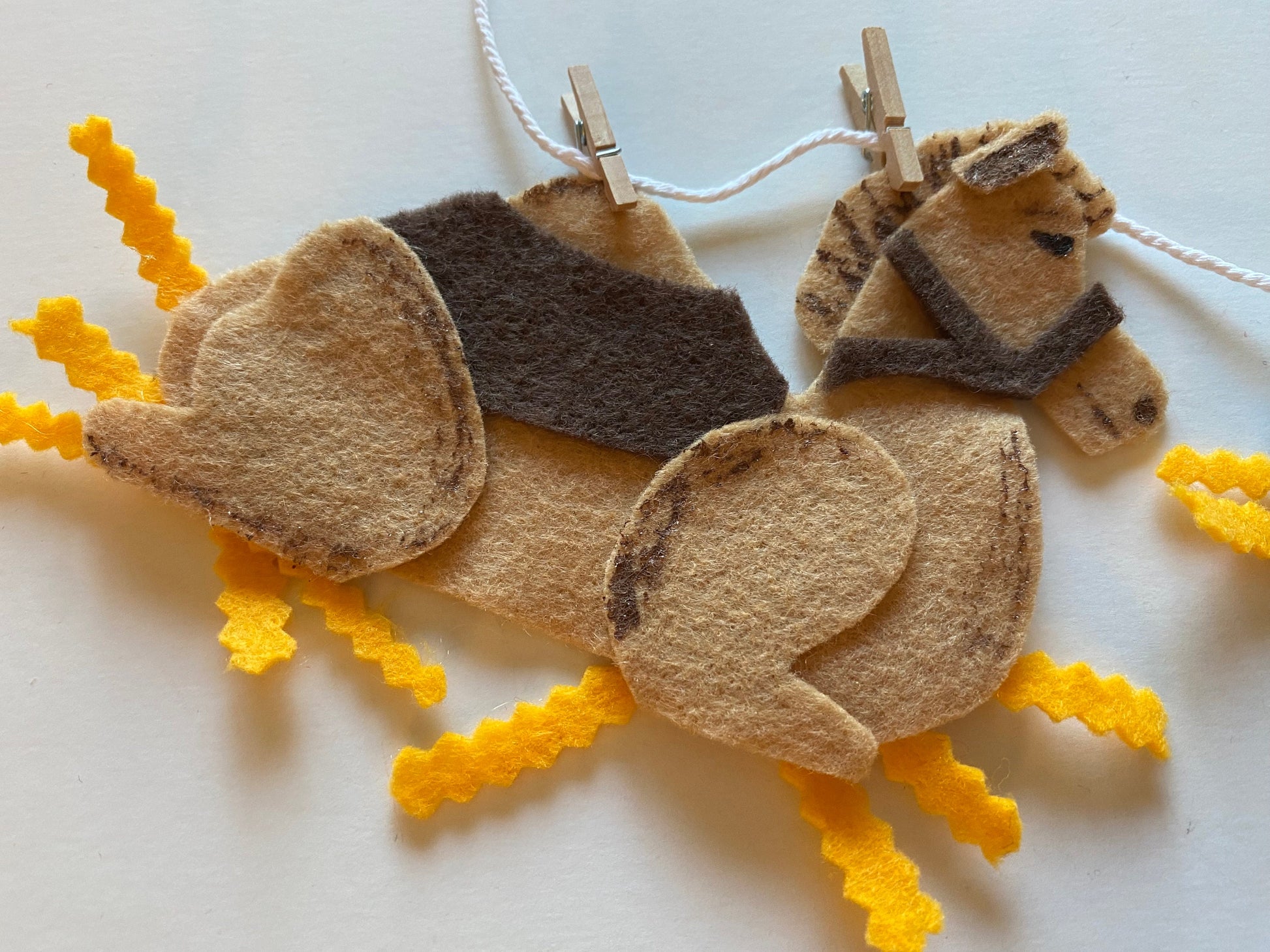 Nativity Animals Felt Banner, Christmas Garland, Baby Jesus in a Manger Bunting for Home Decoration
