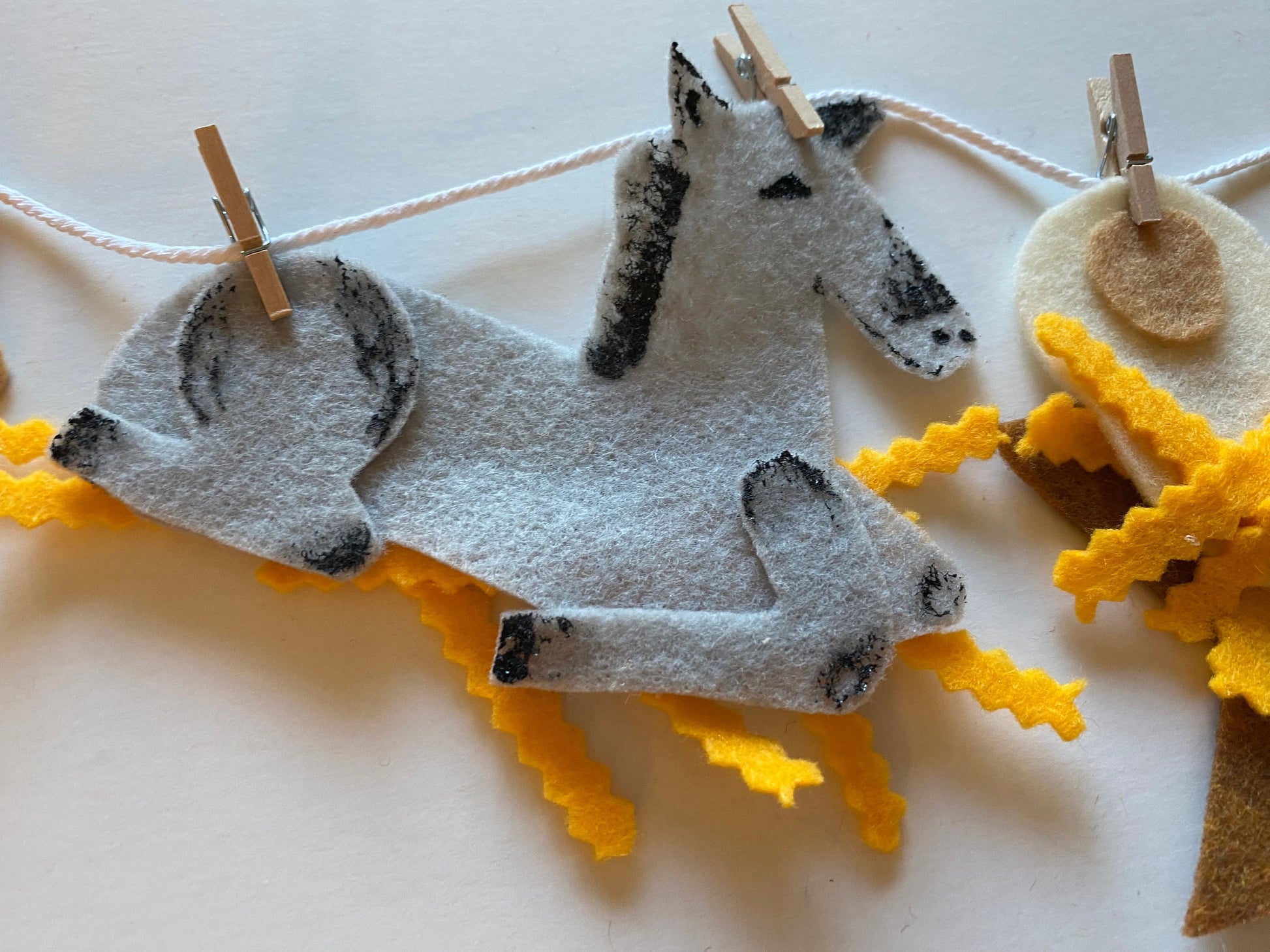 Nativity Animals Felt Banner, Christmas Garland, Baby Jesus in a Manger Bunting for Home Decoration