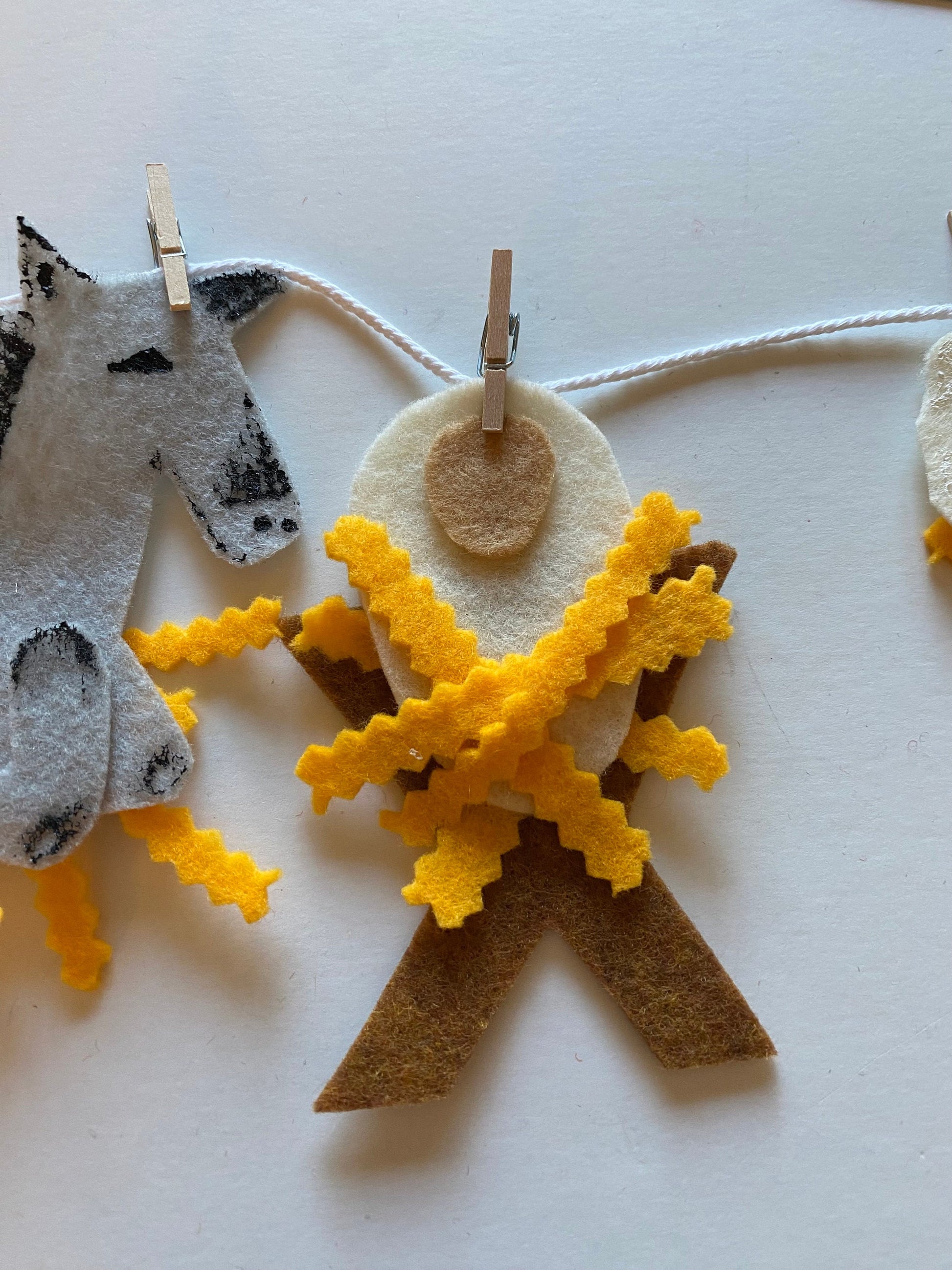 Nativity Animals Felt Banner, Christmas Garland, Baby Jesus in a Manger Bunting for Home Decoration