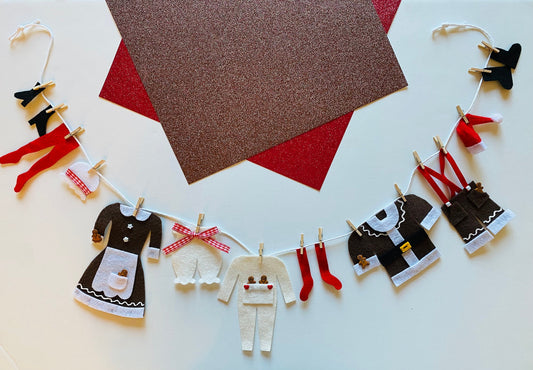 Mr. & Mrs. Claus Laundry Line, Gingerbread Outfits Clothesline Banner, Miniature Felt Garland, Christmas Bunting, Wall Hanging Decoration