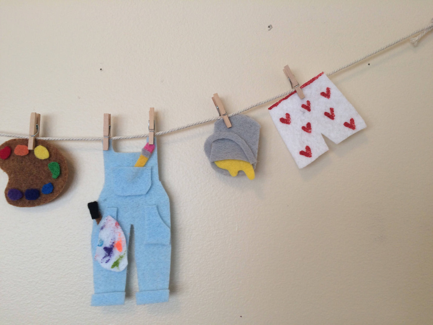 Artist's Clothesline Felt Miniature Decoration