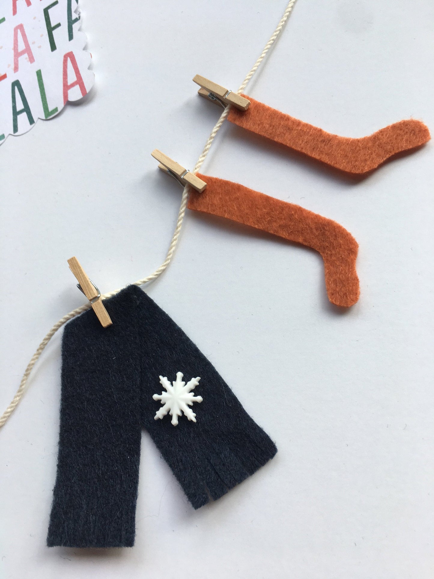 Old Fashioned Winter Miniature Felt Clothesline Garland Banner Bunting Wall Hanging Decoration