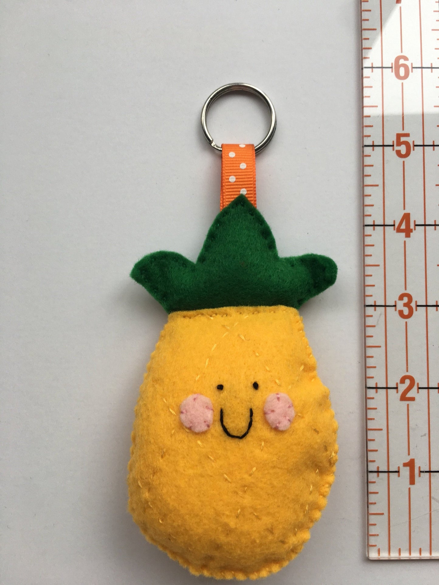 Pineapple Felt Keychain Kawaii Keychain Backpack Accesory Keychains for Kids Backpack Keychains Large Keychains