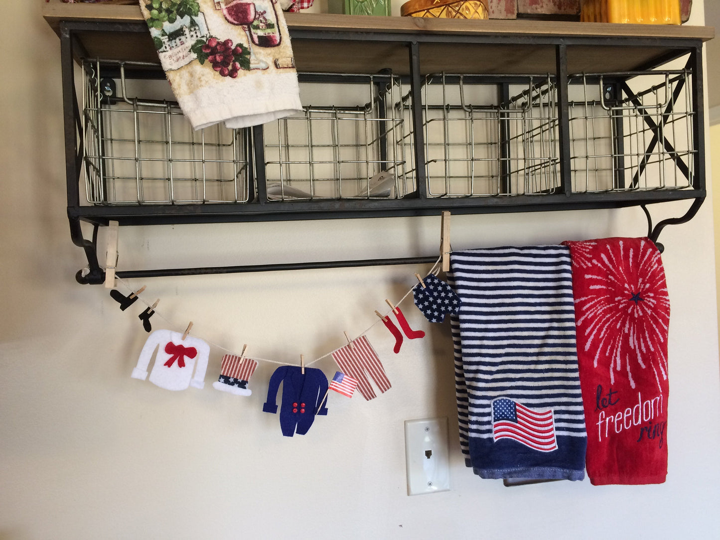 Mini Uncle Sam Patriotic Americana Felt Clothesline