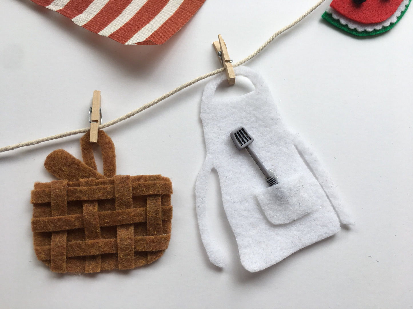 Summer Barbeque Miniature Felt Clothesline Garland Wall Hanging Decoration