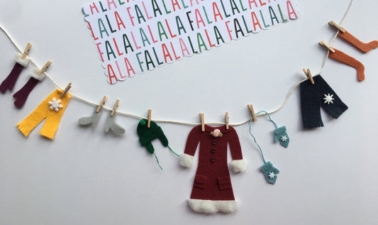 Old Fashioned Winter Miniature Felt Clothesline Garland Banner Bunting Wall Hanging Decoration
