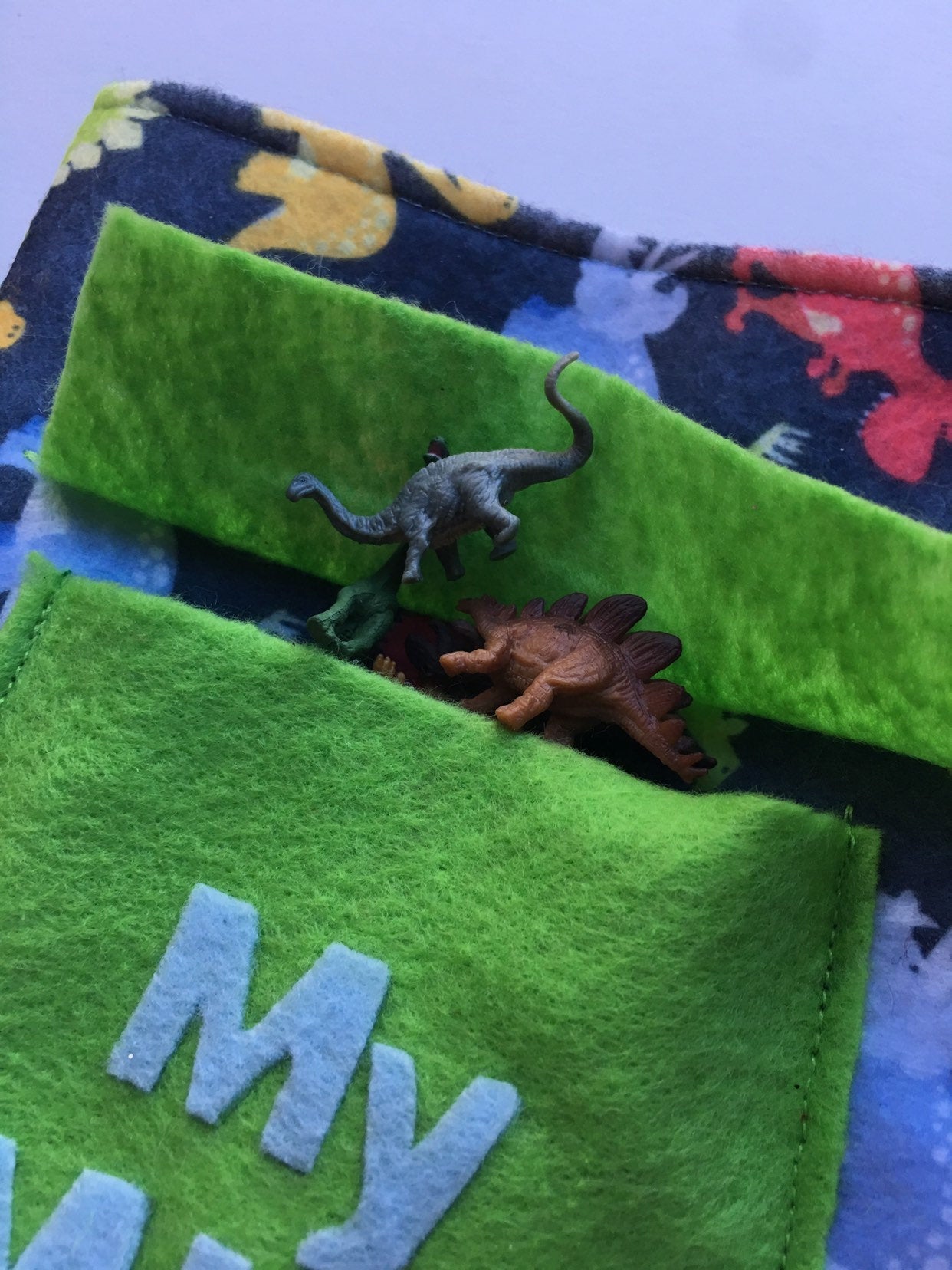 Travel Dinosaur Miniature Felt Playmat with Rubber Dino Toys