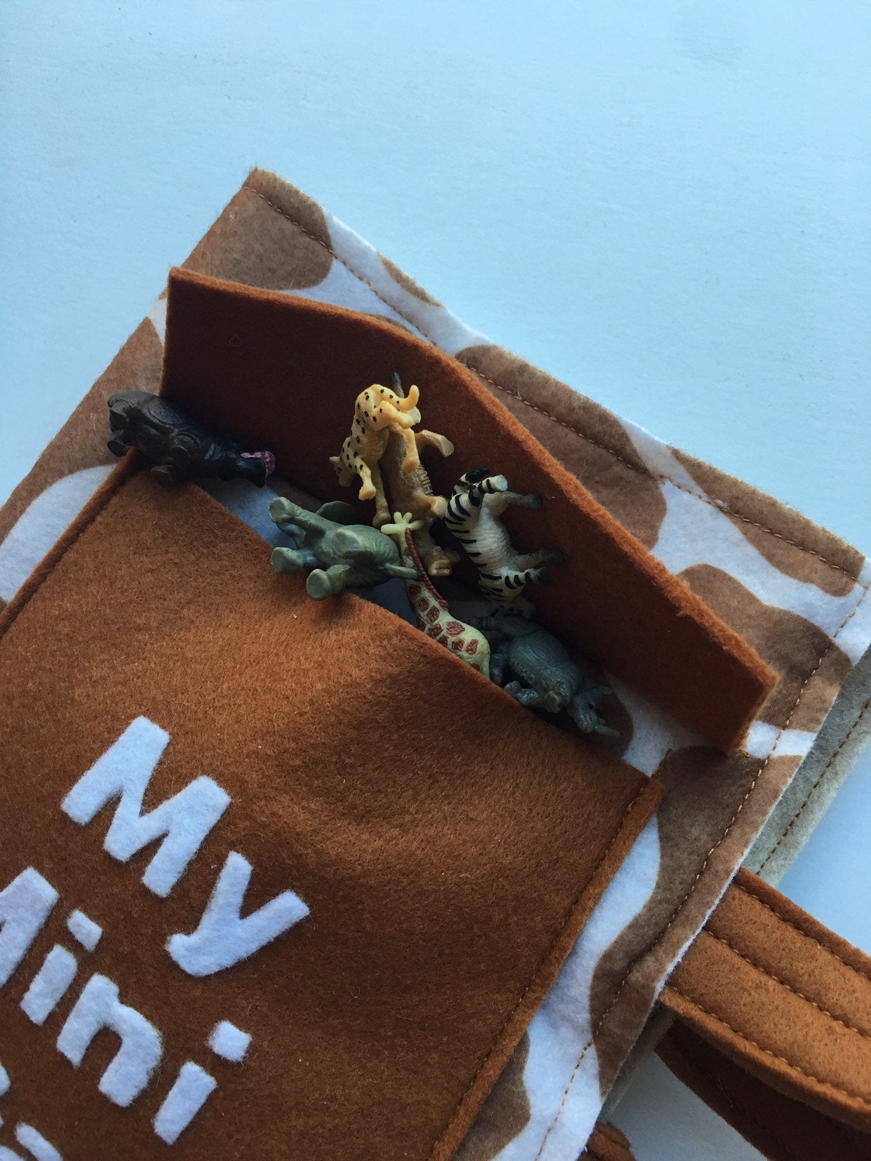 Travel Safari Miniature Felt Playmat with Safari Animal Toys