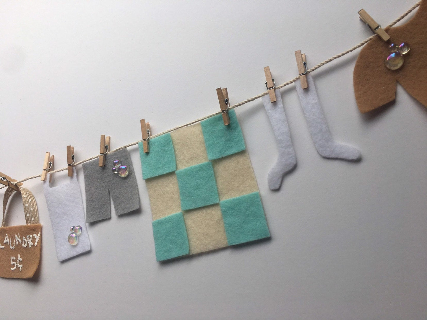 Laundry Line Miniature Felt Clothesline Banner Bunting Garland for Home Decor