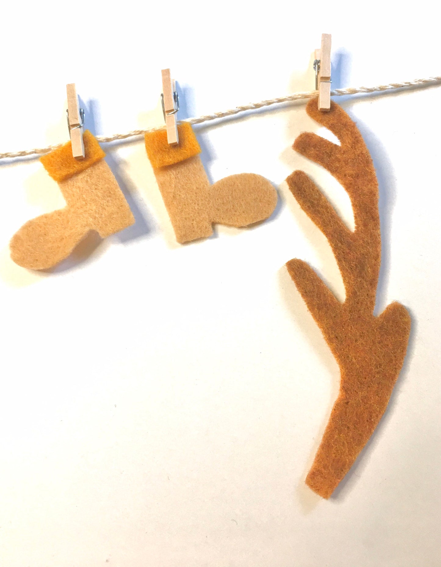 Hunting Man Miniature Felt Clothesline Banner Garland Bunting Wall Hanging Decoration for Father’s Day