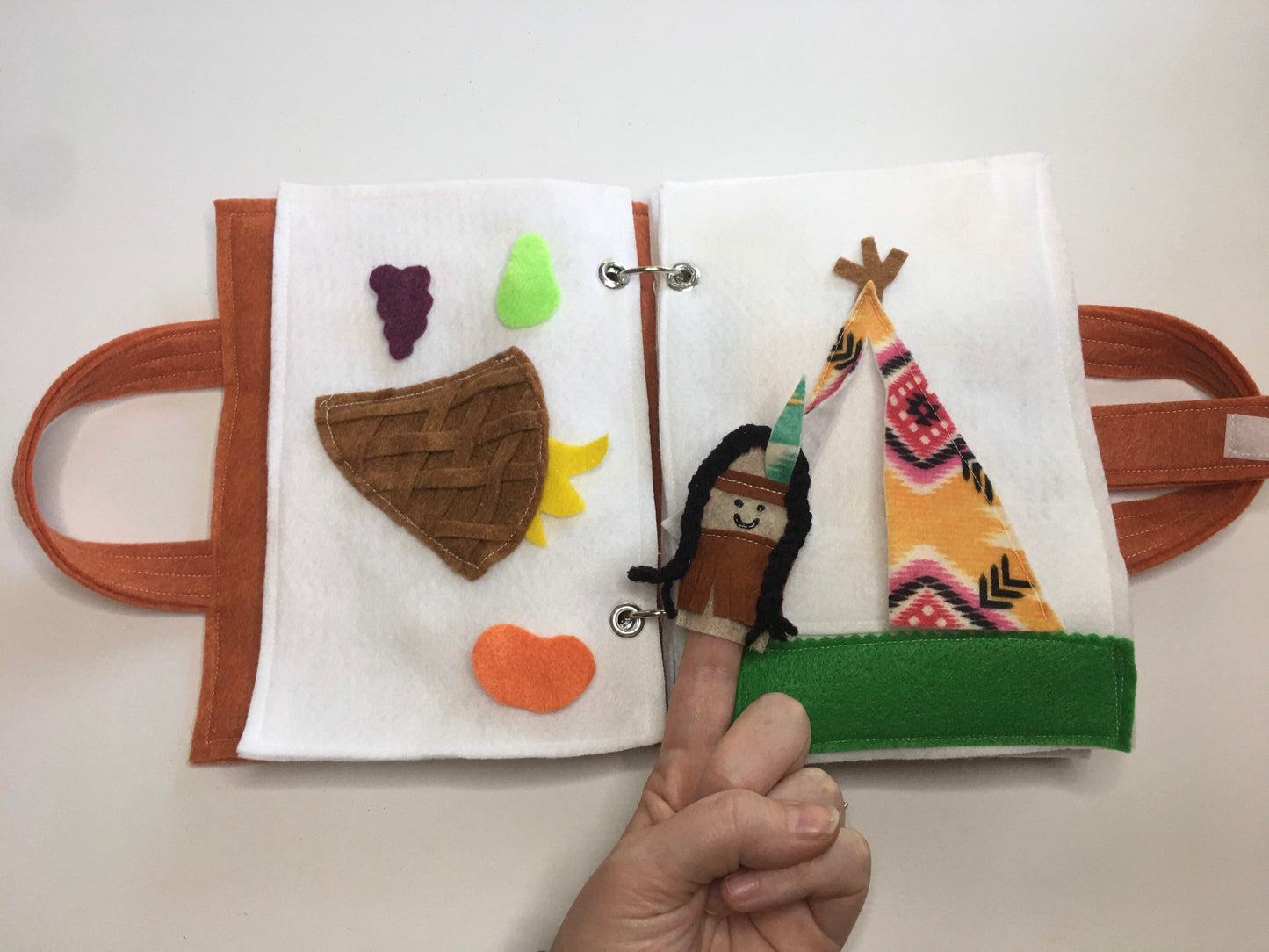 My Fall Thanksgiving Felt Mini Quiet Book