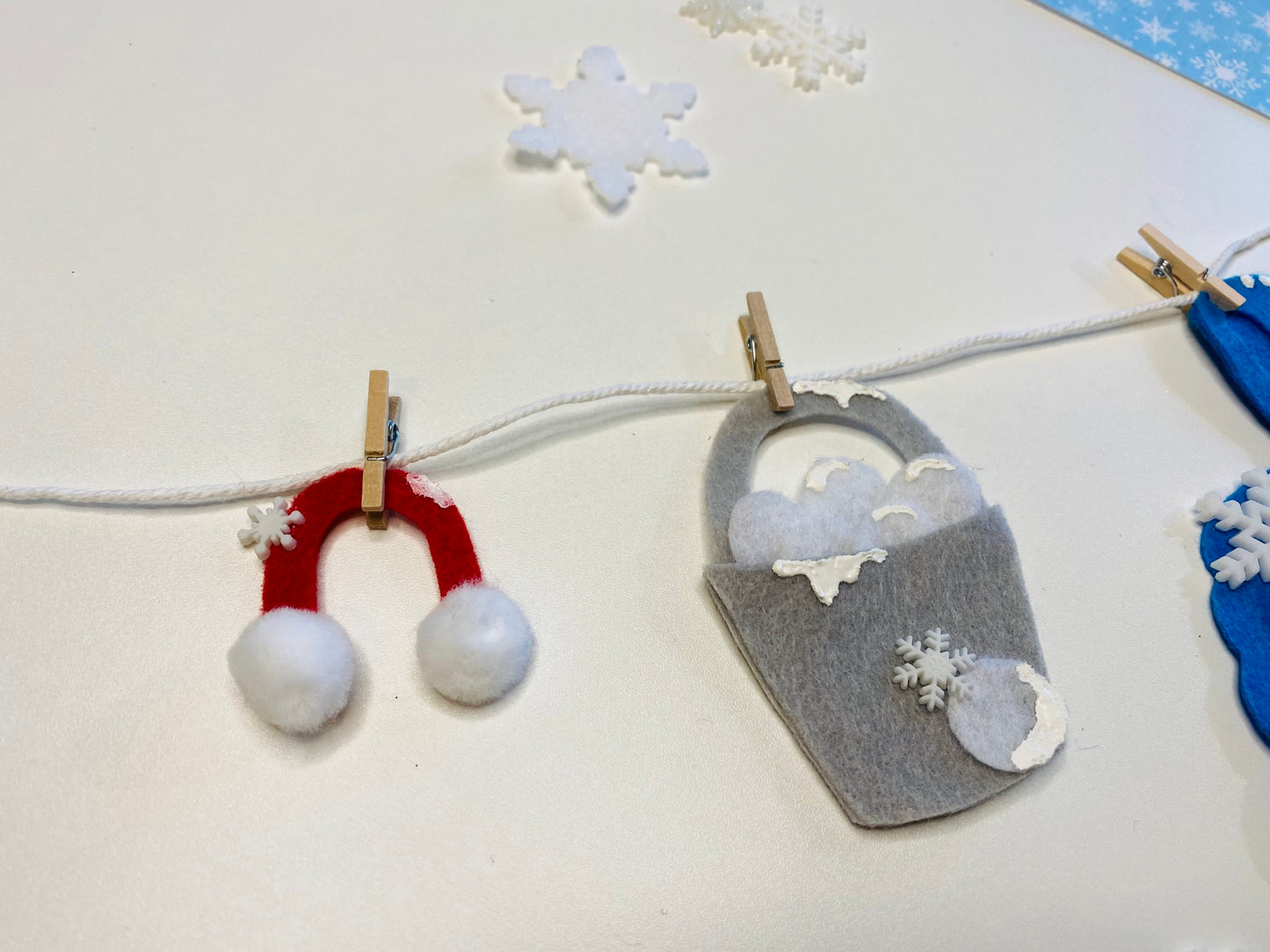 Snowy Miniature Winter Felt Clothesline Banner Garland Bunting Wall Hanging Decoration