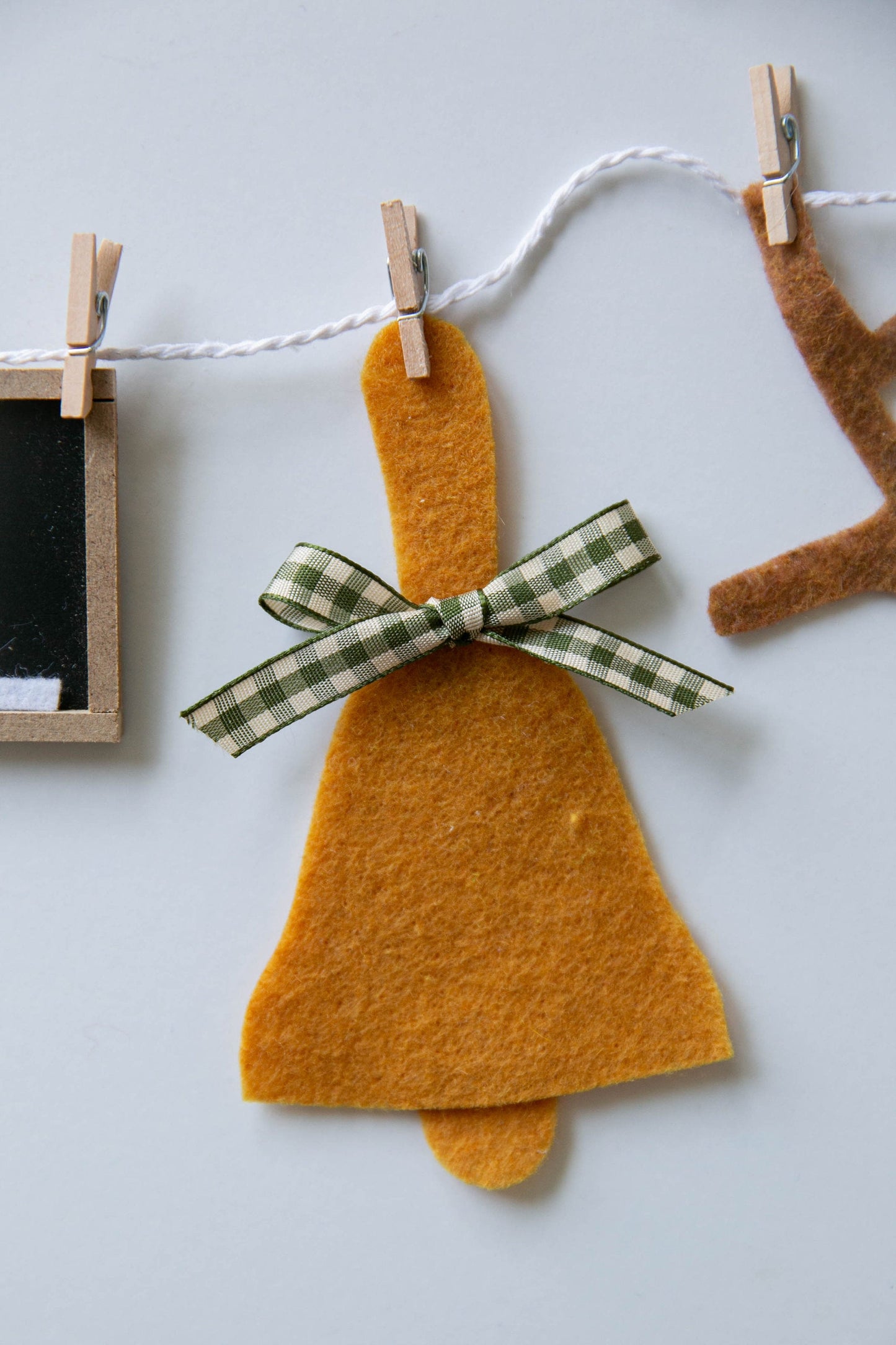 Old Fashioned School House Miniature Felt Banner Bunting Garland Wall Hanging Decoration