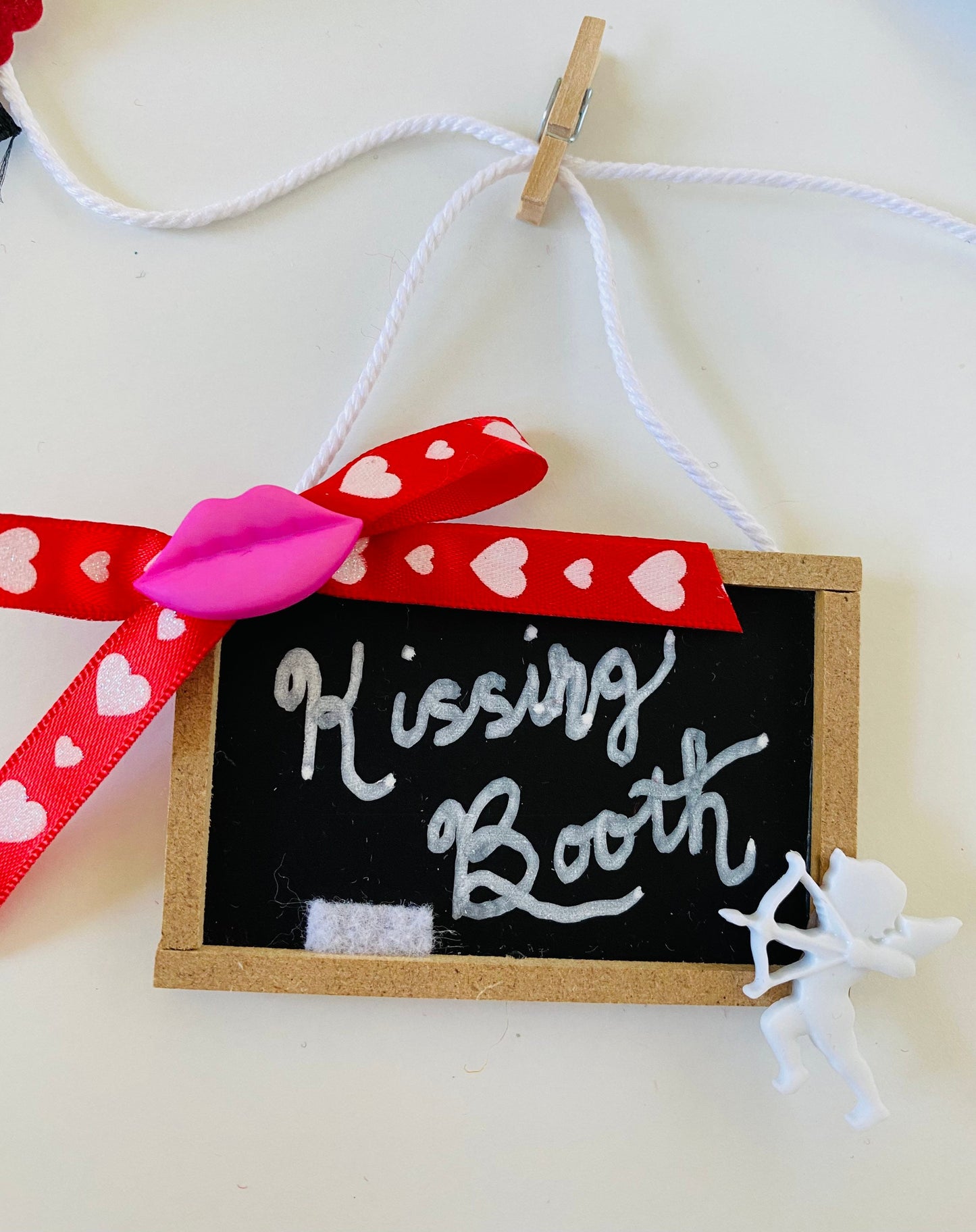 Puppy Love Kissing Booth Miniature Felt Clothesline Banner Garland Bunting Valentine's Day Wall Hanging for Decoration