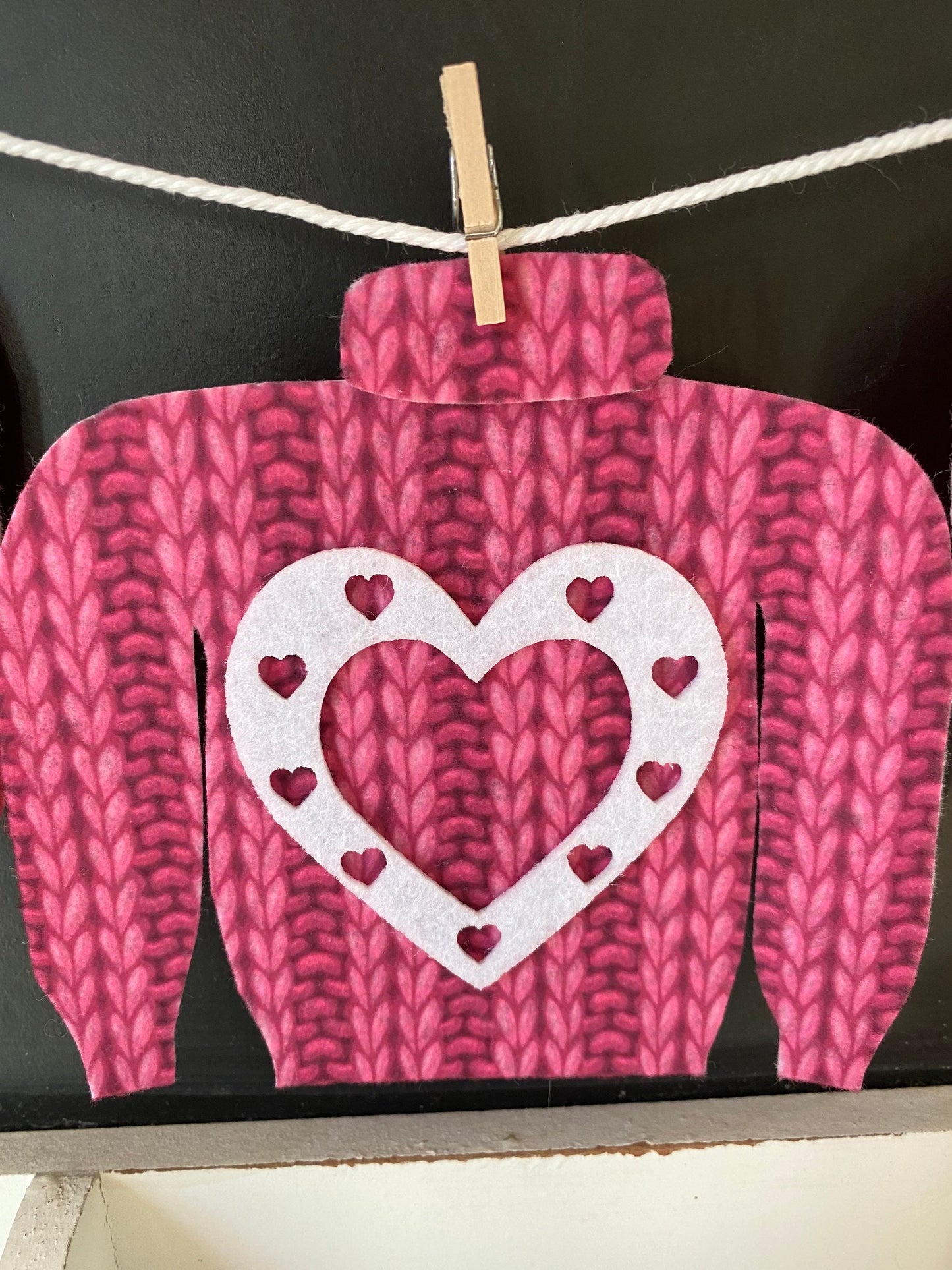 Valentine's Day Felt Sweater Clothesline Miniature Garland Heart Banner Pink and Red Bunting Decoration Wall Hanging