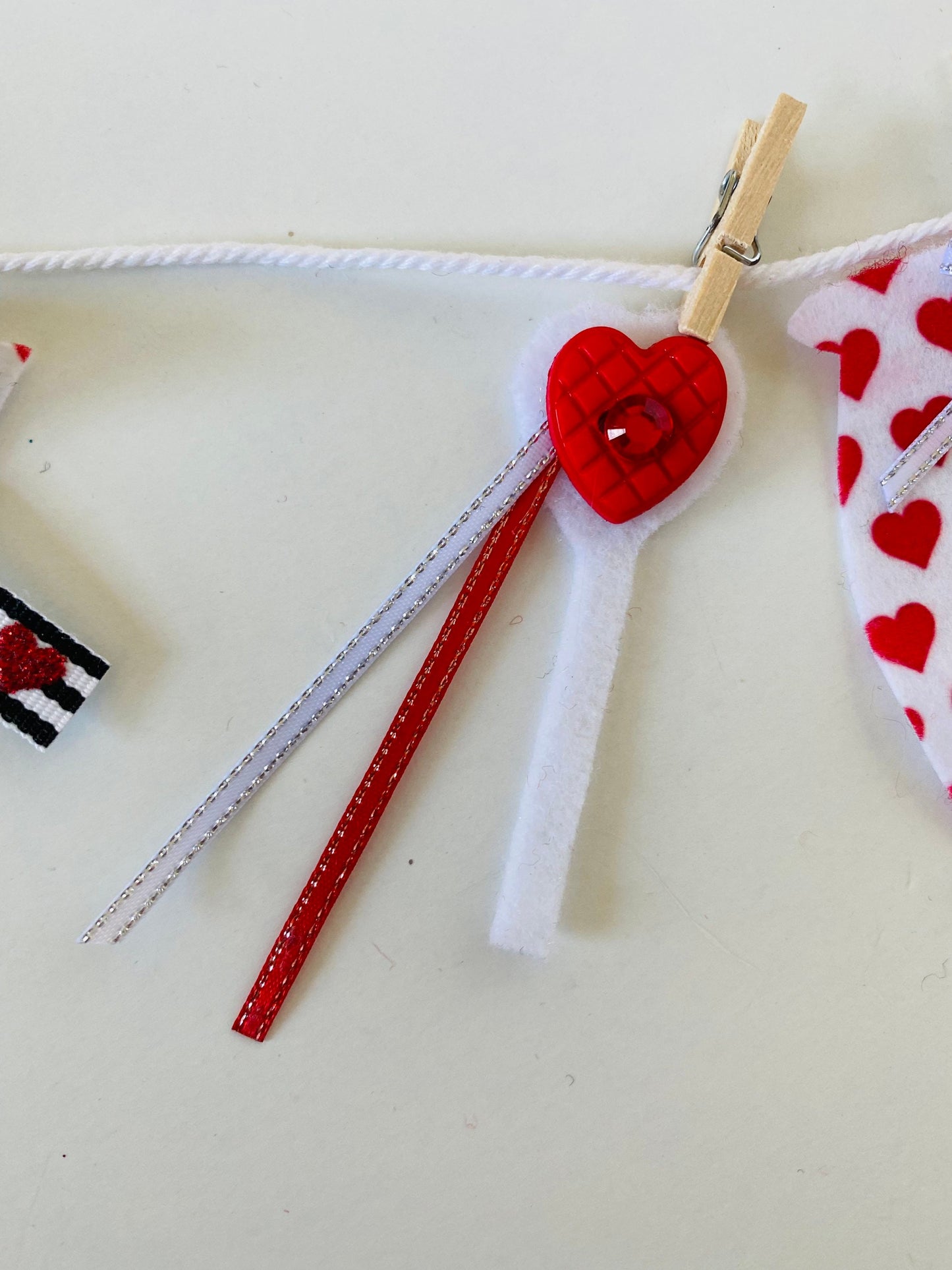 Queen of Hearts Miniature Felt Clothesline Banner Valentines Day Garland Bunting Wall Hanging Decoration