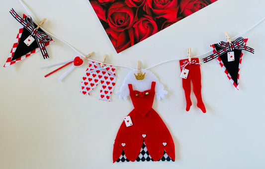 Queen of Hearts Miniature Felt Clothesline Banner Valentines Day Garland Bunting Wall Hanging Decoration
