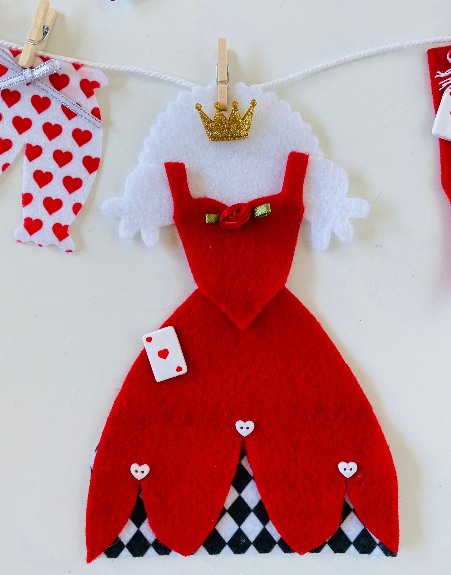 Queen of Hearts Miniature Felt Clothesline Banner Valentines Day Garland Bunting Wall Hanging Decoration