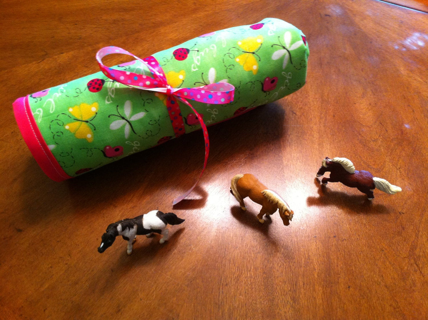 Felt Play Mat: A Roll-Up Pony Themed Felt Board for Children Including Horse Toys