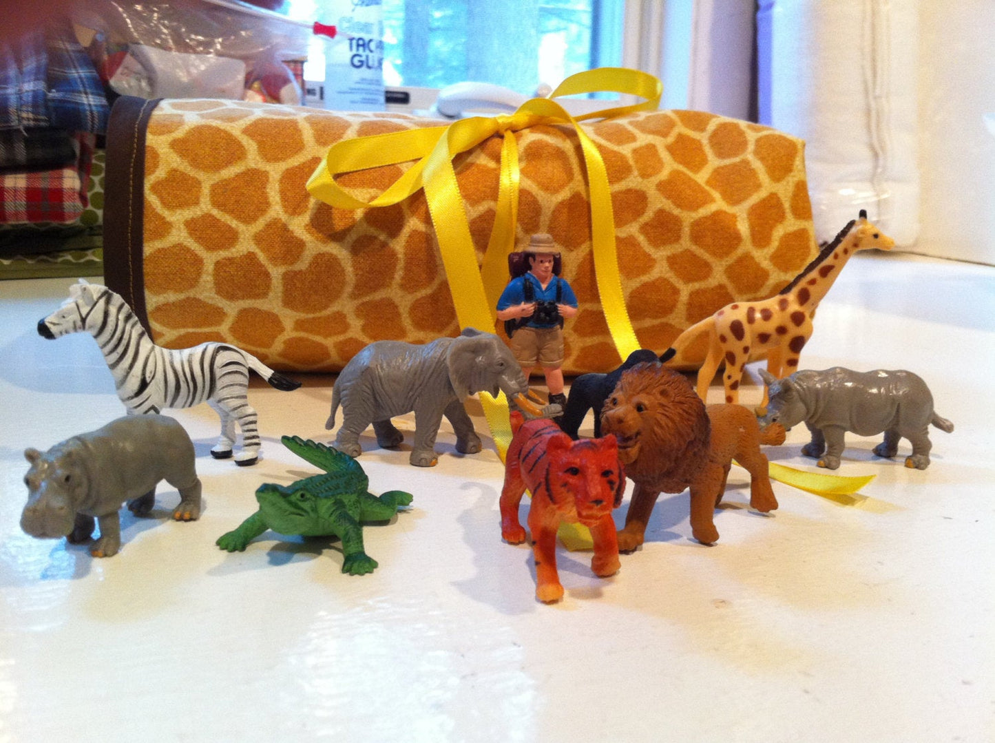 Felt Safari Playmat: A Roll-up Safari Animal Themed Playmat with toys