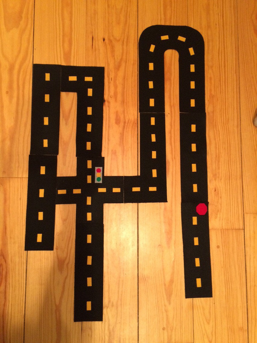 Felt Road Pieces with Stop Sign and Stoplight