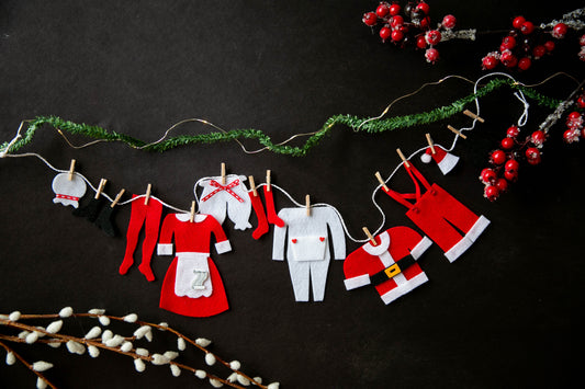 Mr. & Mrs. Santa Claus Mini Felt Laundry Clothesline Christmas decoration