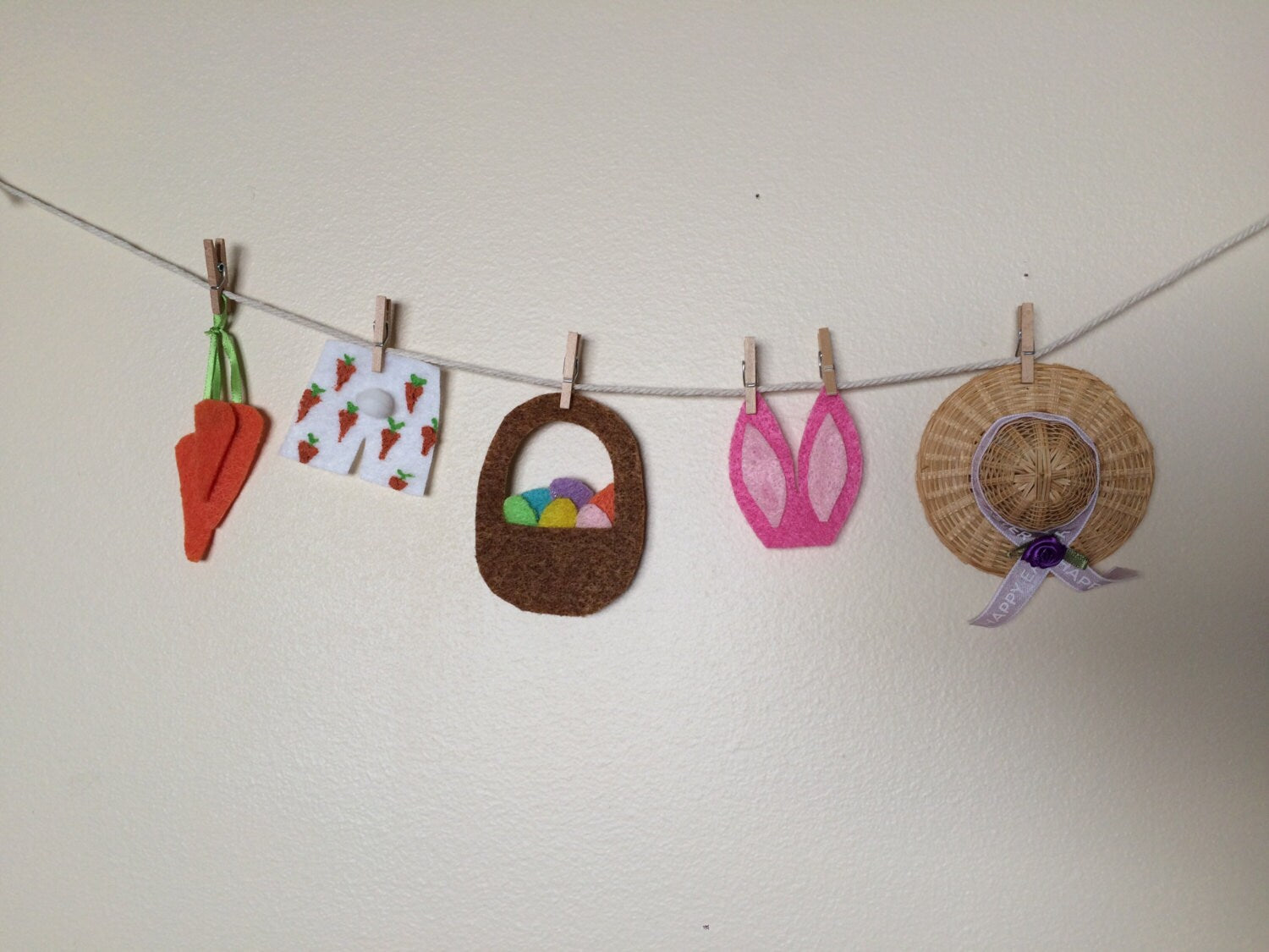 Miniature Easter Felt Clothesline