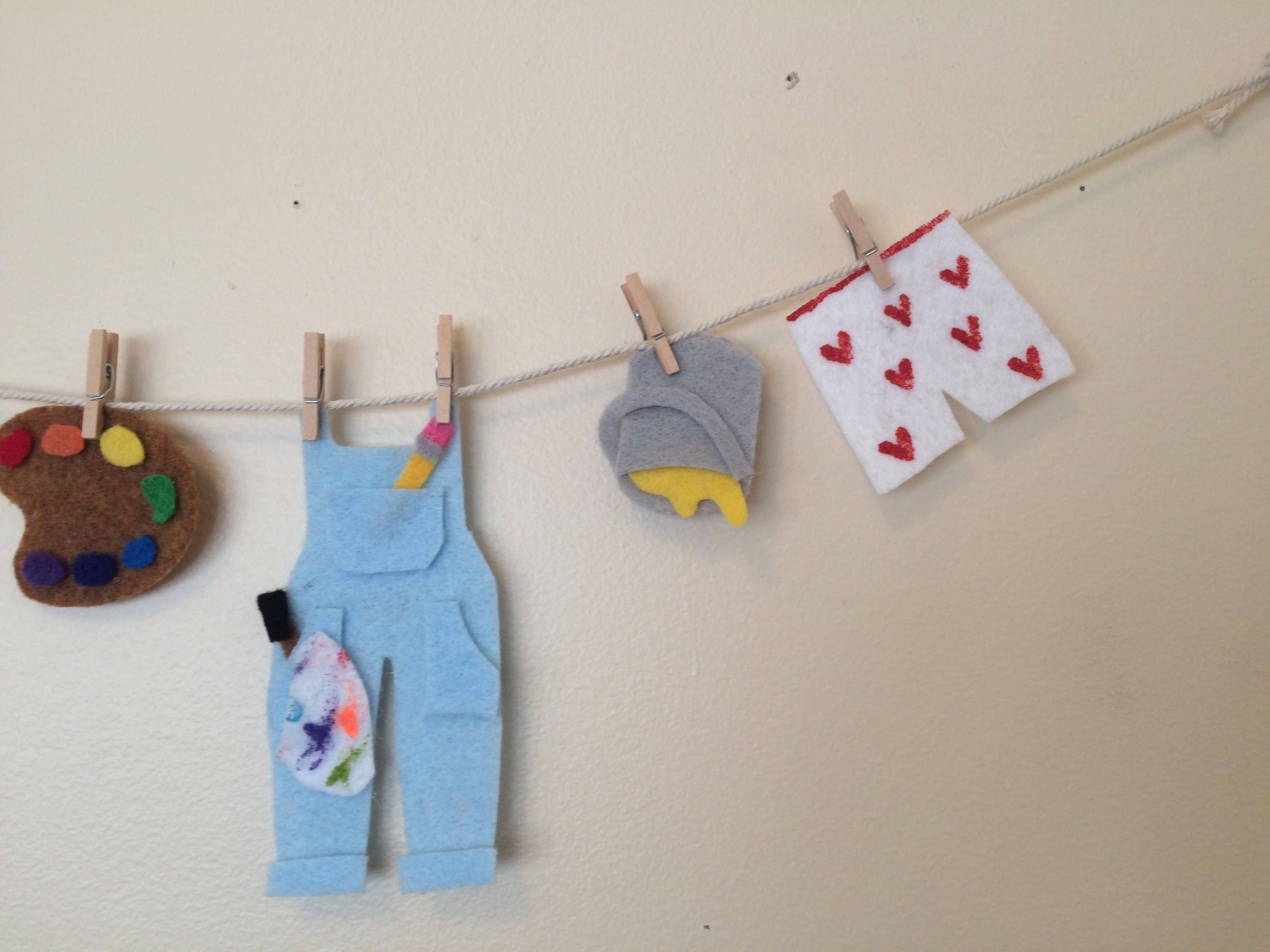 Artist's Clothesline Felt Miniature Decoration