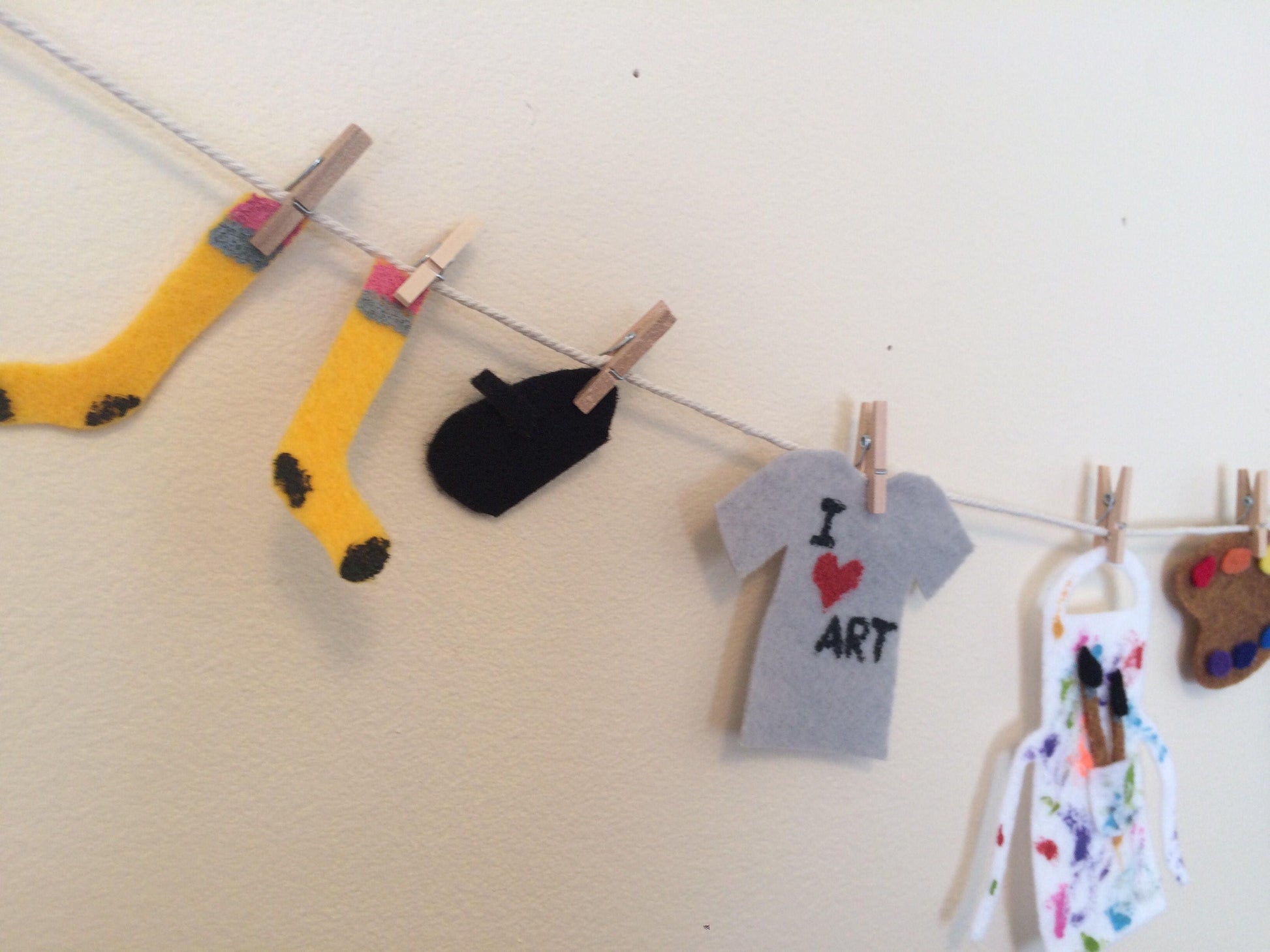 Artist's Clothesline Felt Miniature Decoration