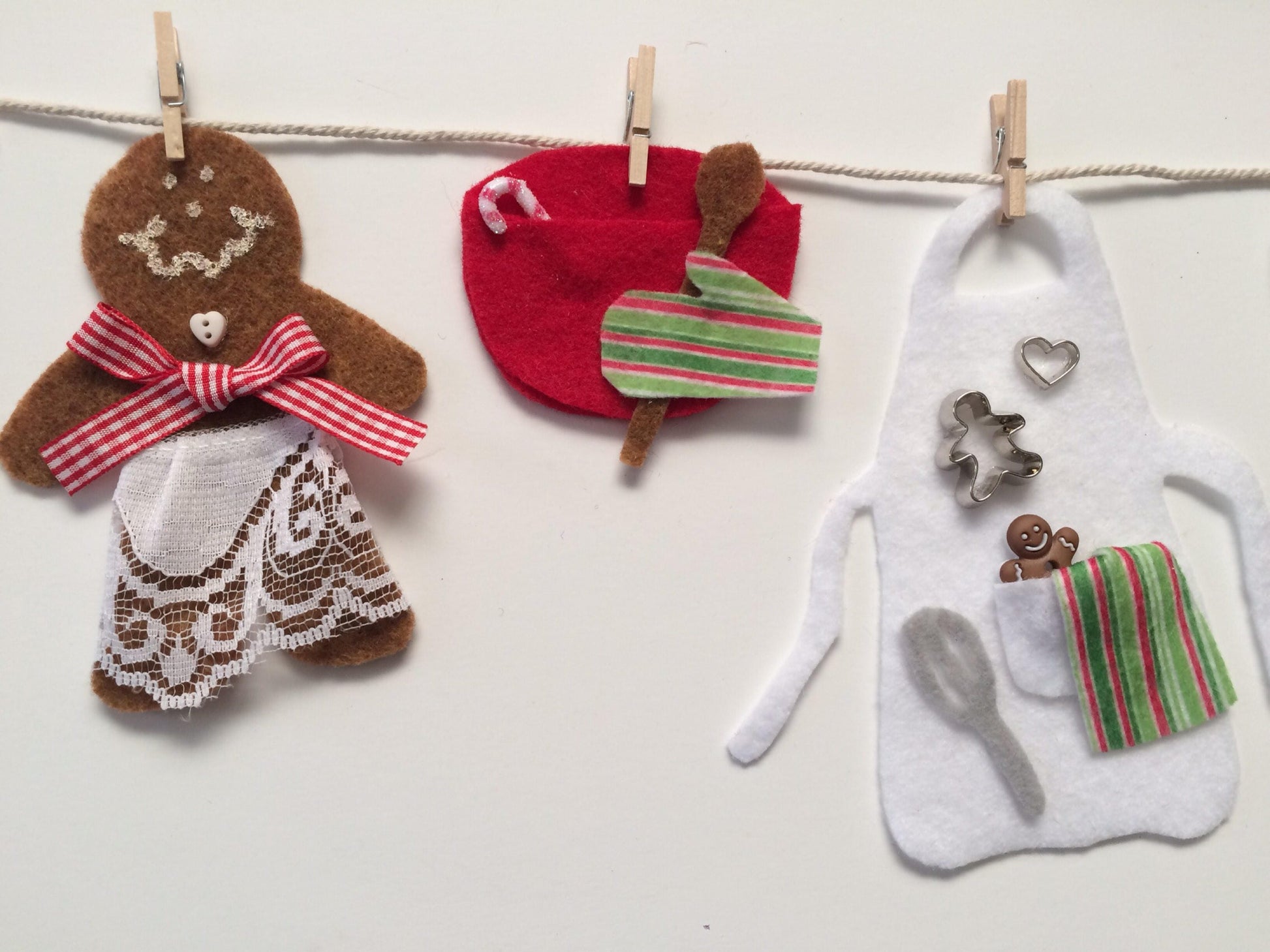 Christmas Gingerbread Baking Miniature Clothesline Decoration