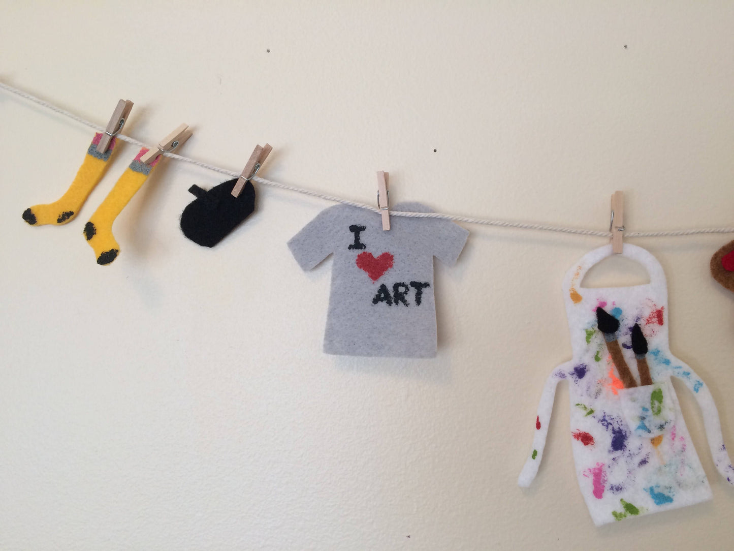 Artist's Clothesline Felt Miniature Decoration