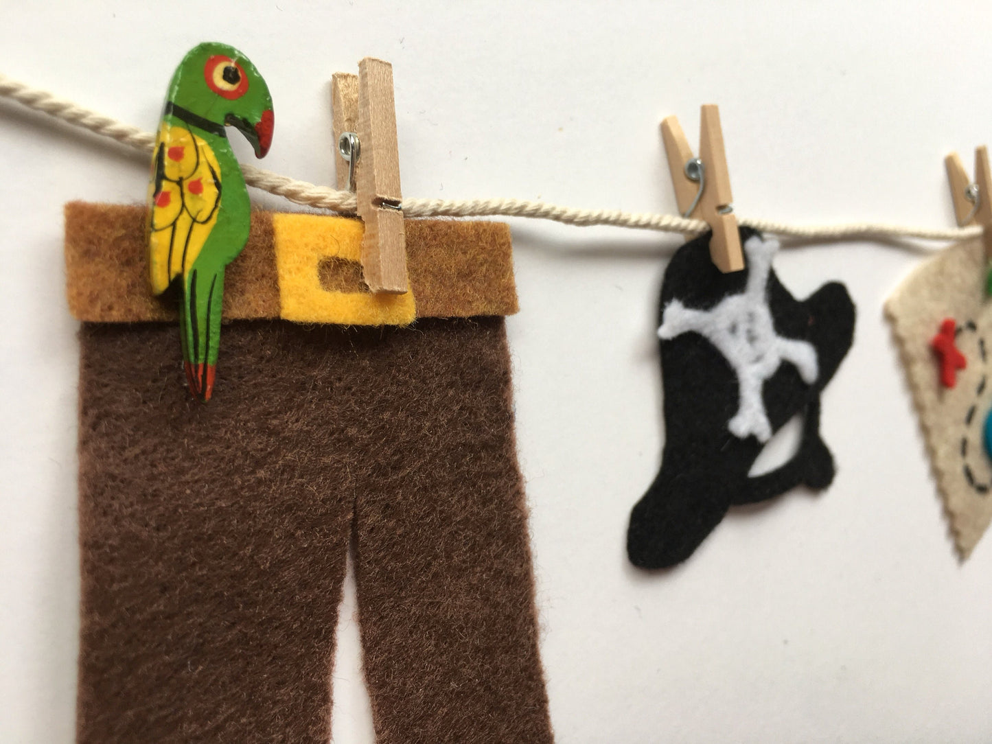 Pirate Miniature Felt Clothesline Garland Decoration Pirate Clothes Banner Bunting Pirate Party Decoration Party Supplies Pirate Map Parrot